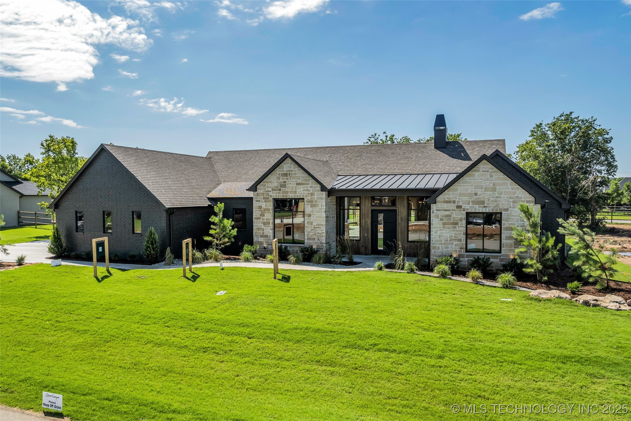 17624 E White Tail Cove