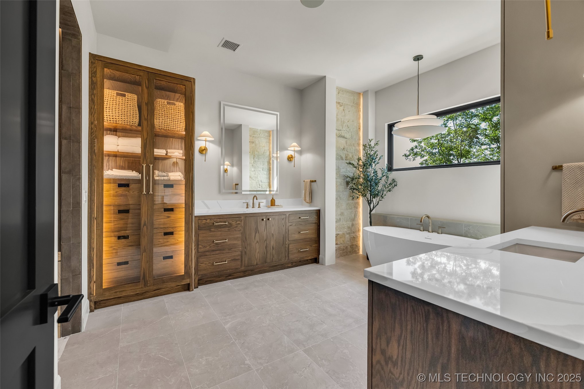 17624 E White Tail Cove