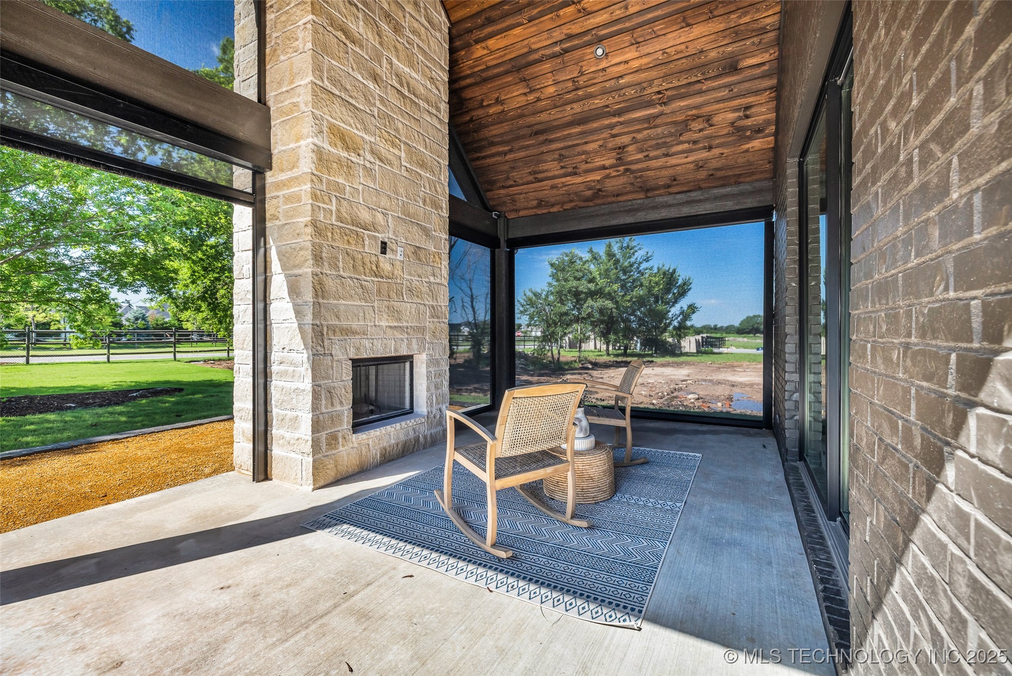 17624 E White Tail Cove