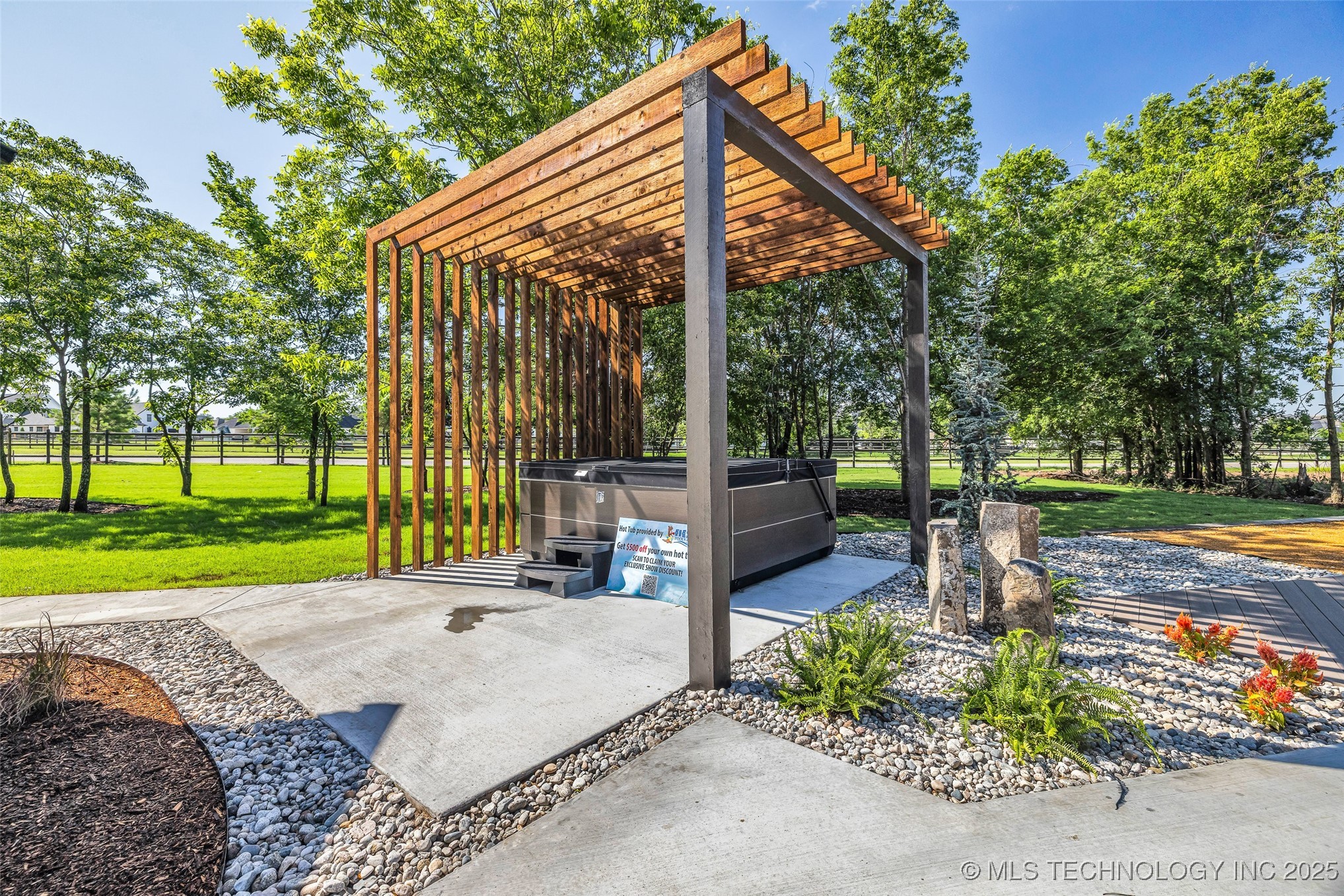 17624 E White Tail Cove