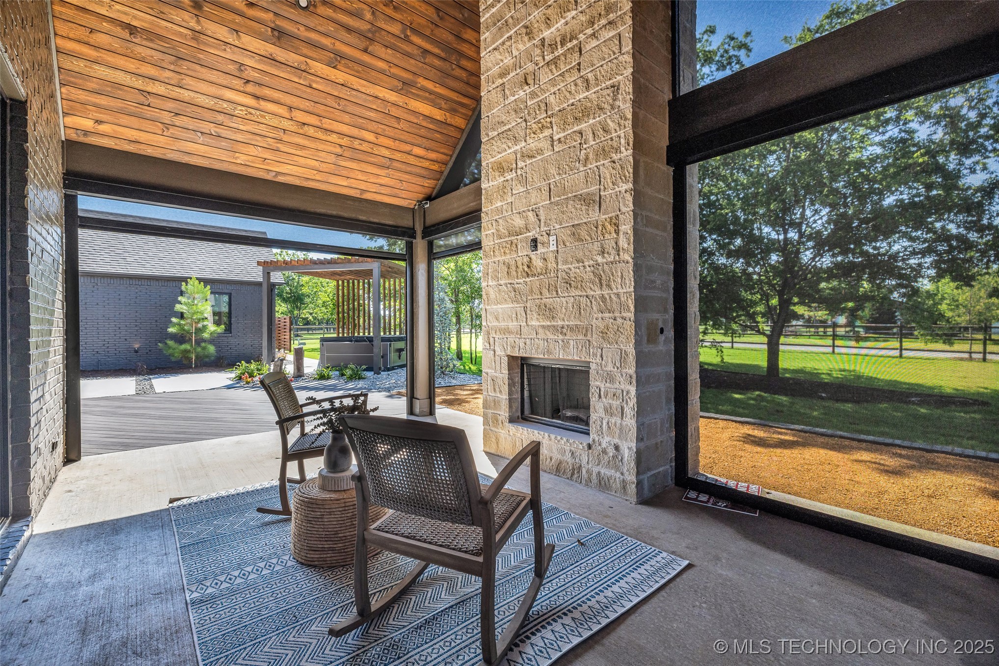 17624 E White Tail Cove