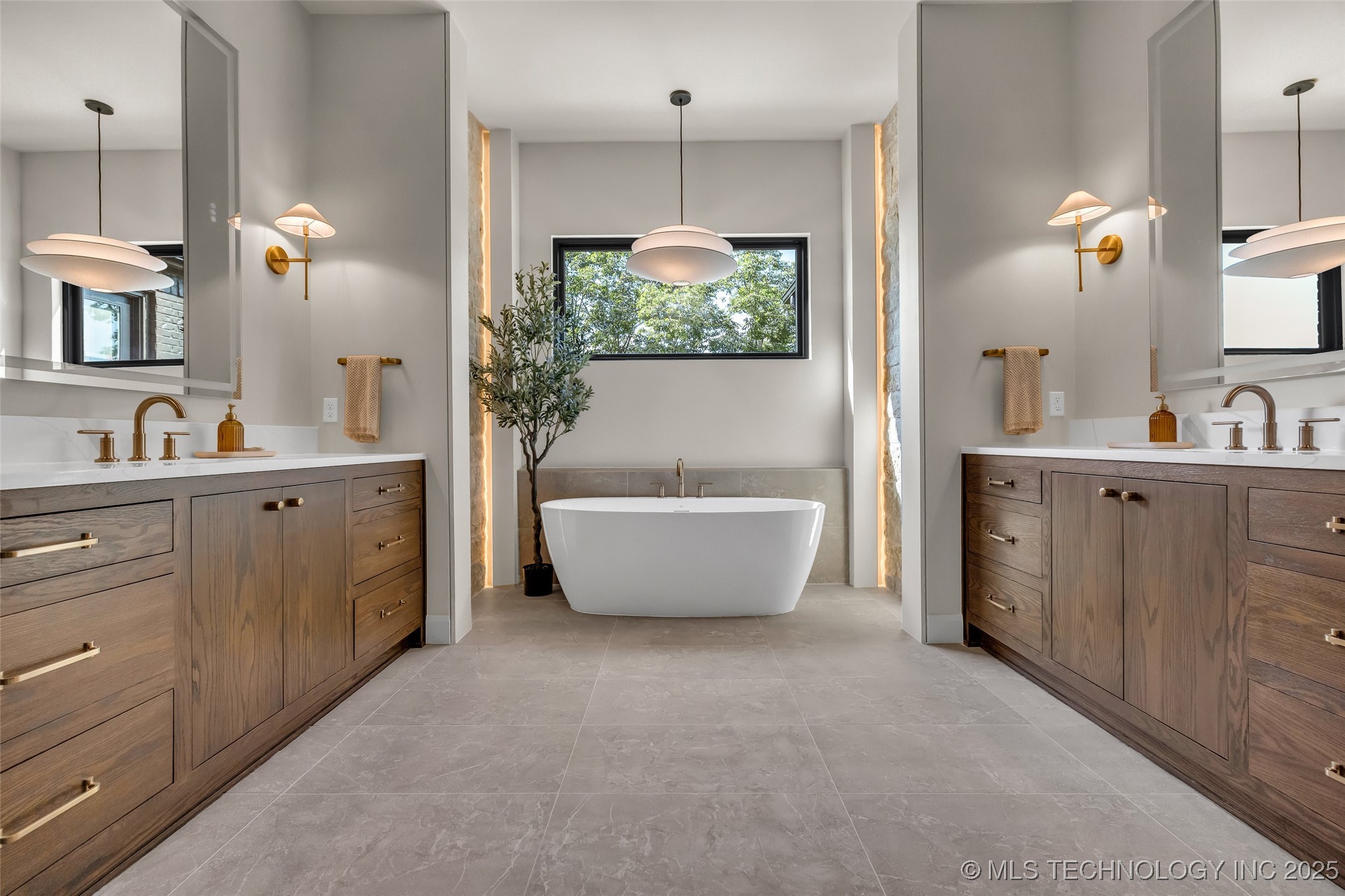 17624 E White Tail Cove