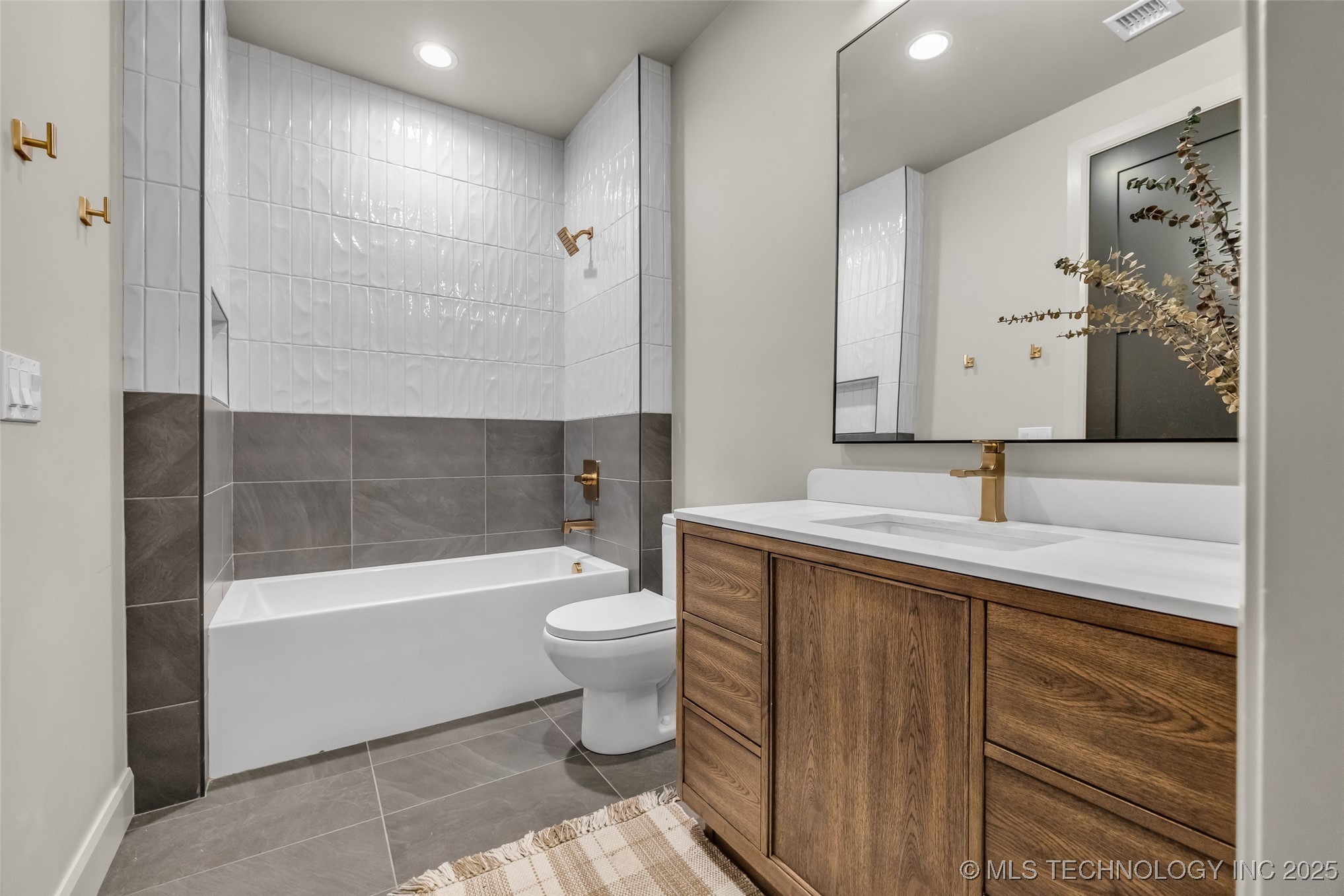 17624 E White Tail Cove