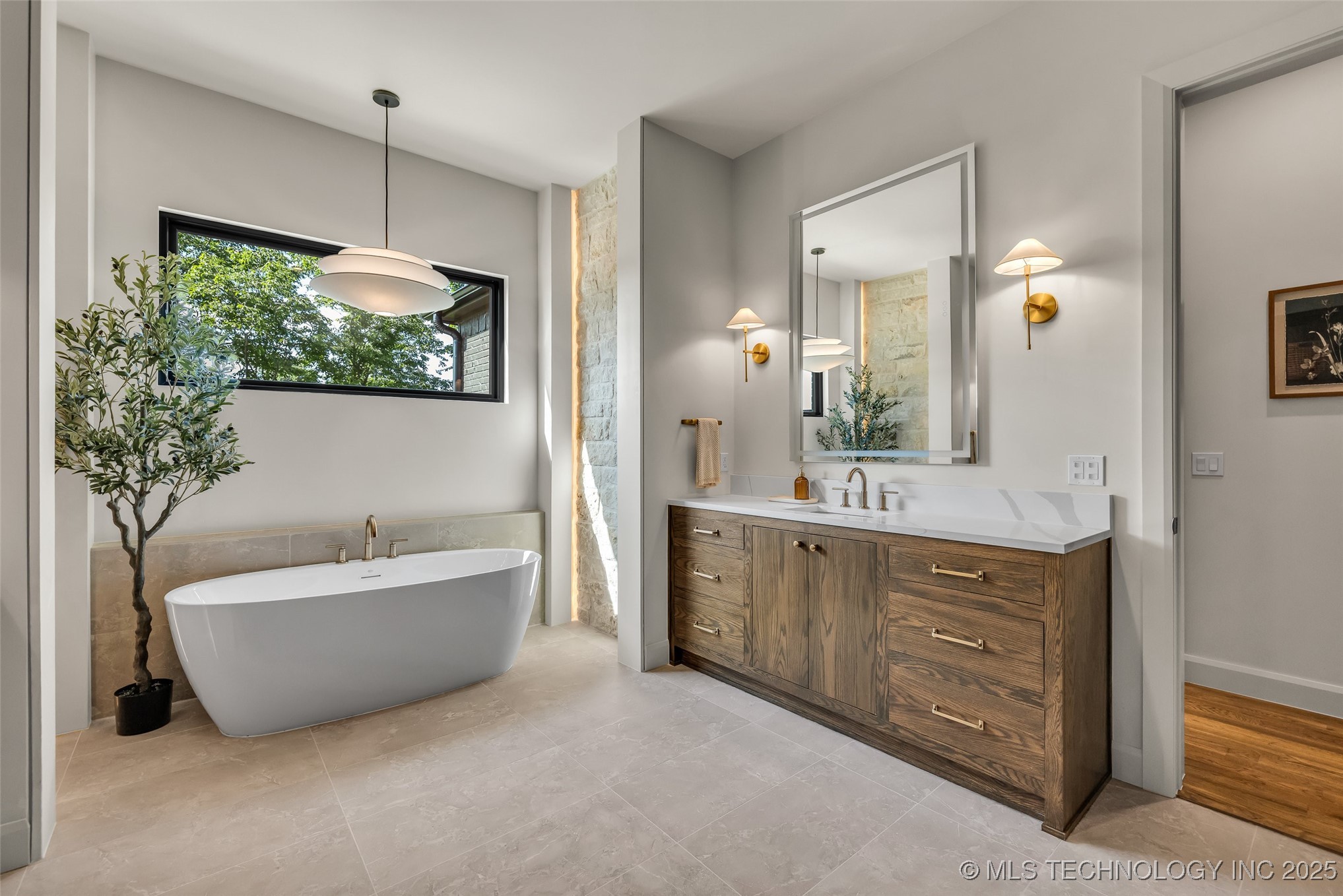 17624 E White Tail Cove