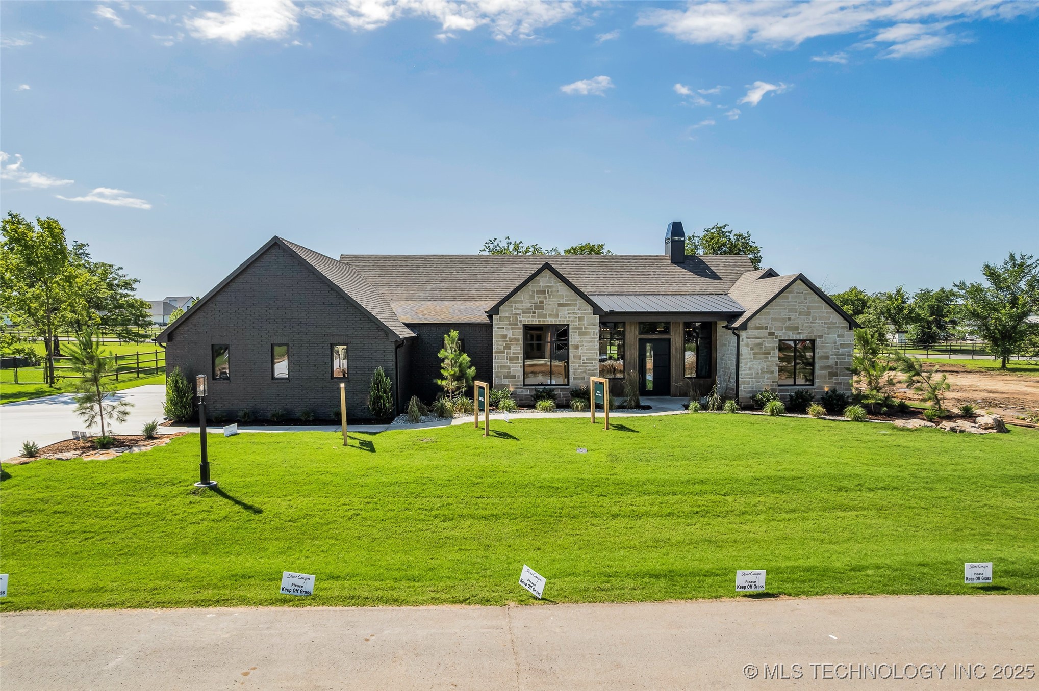 17624 E White Tail Cove