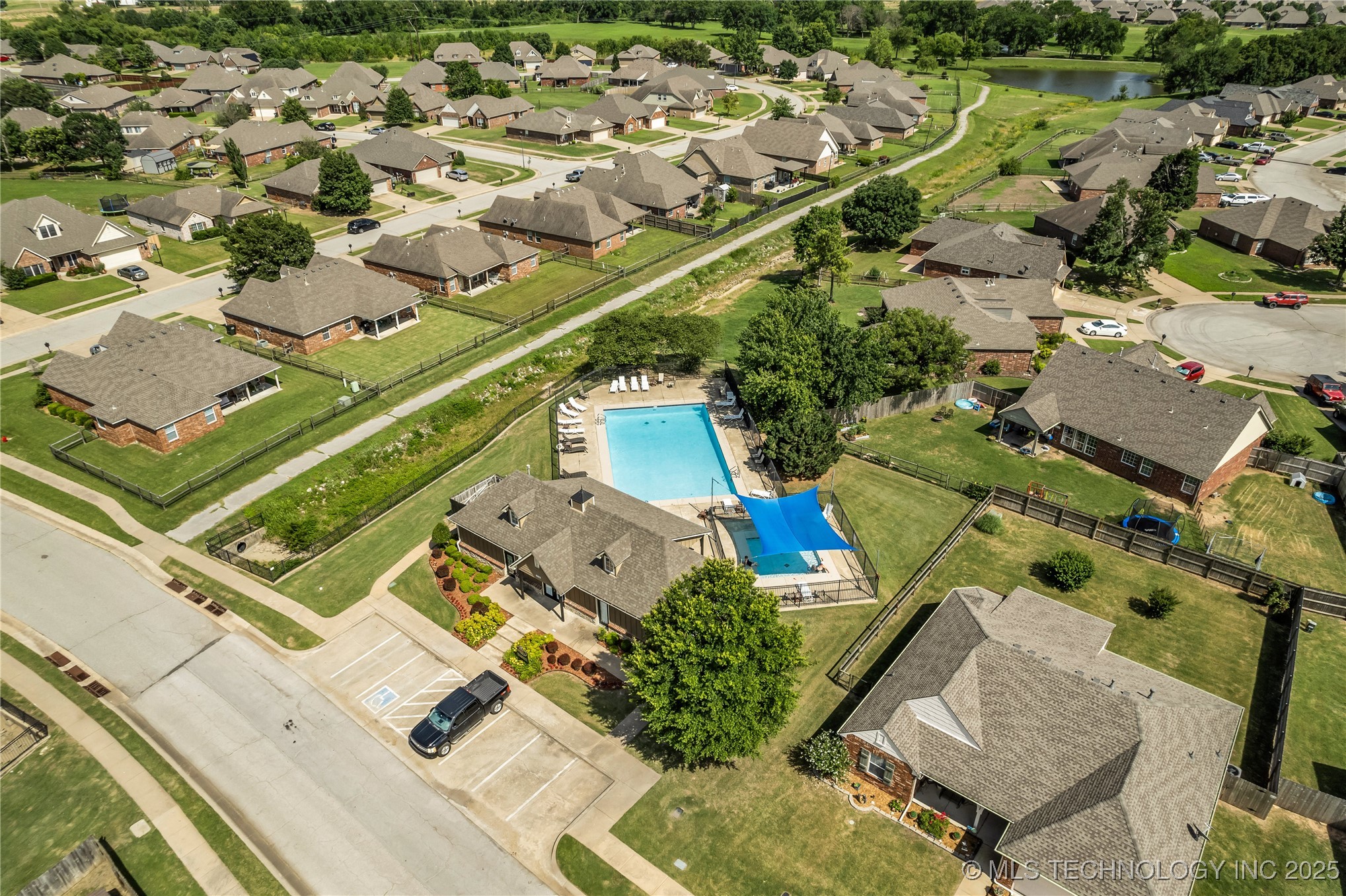 14900 E 88th Street N