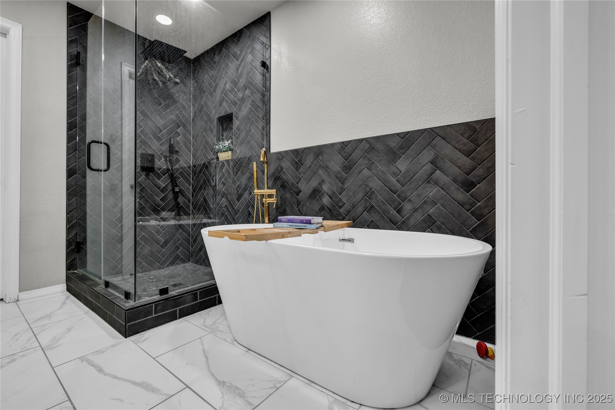 14900 E 88th Street N