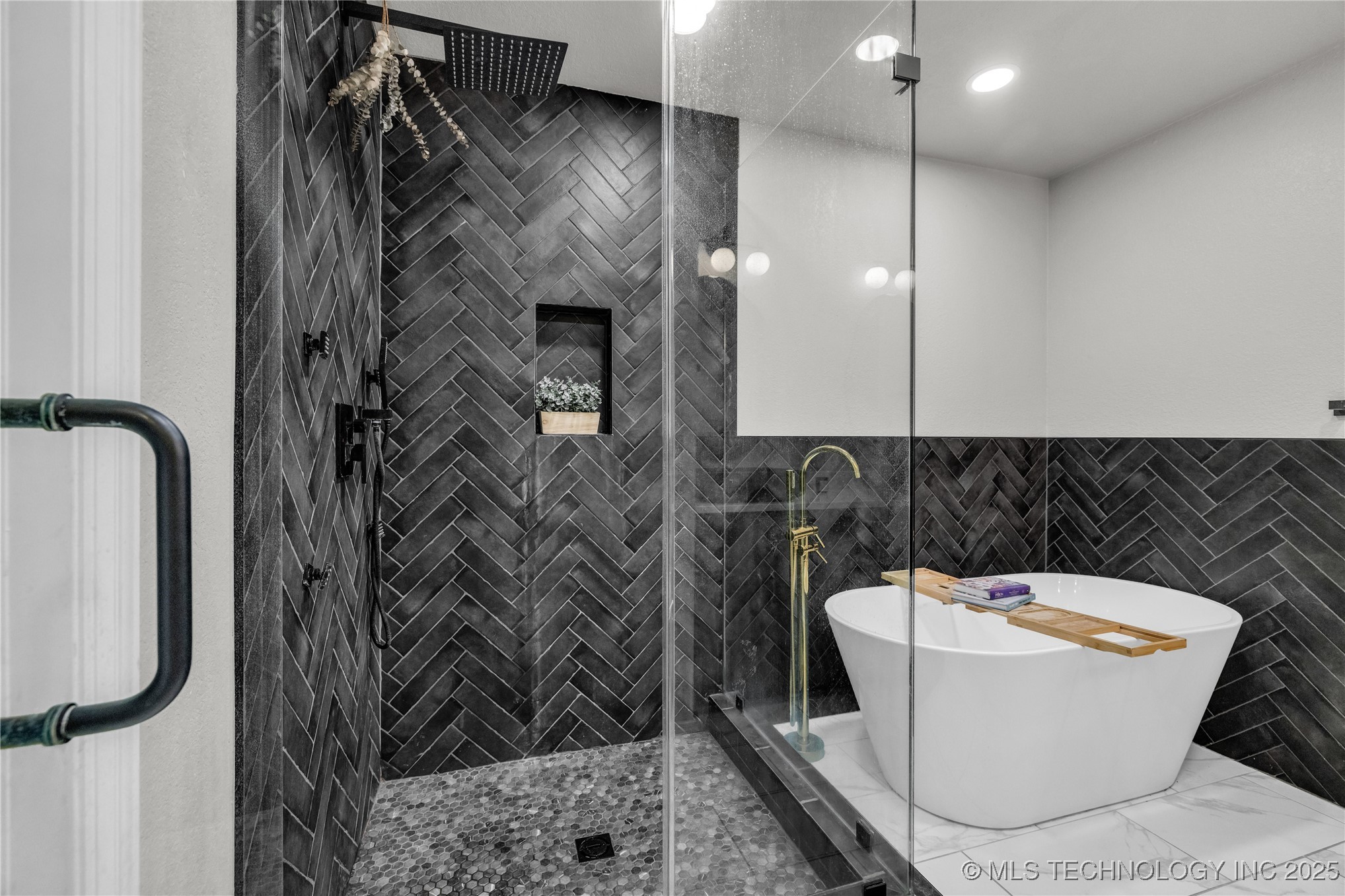 14900 E 88th Street N