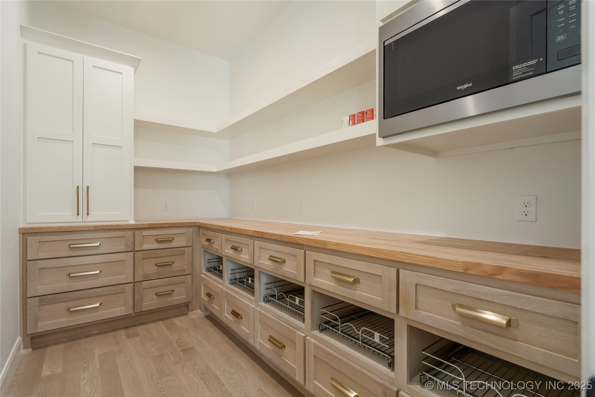 4867 W 201st Street S