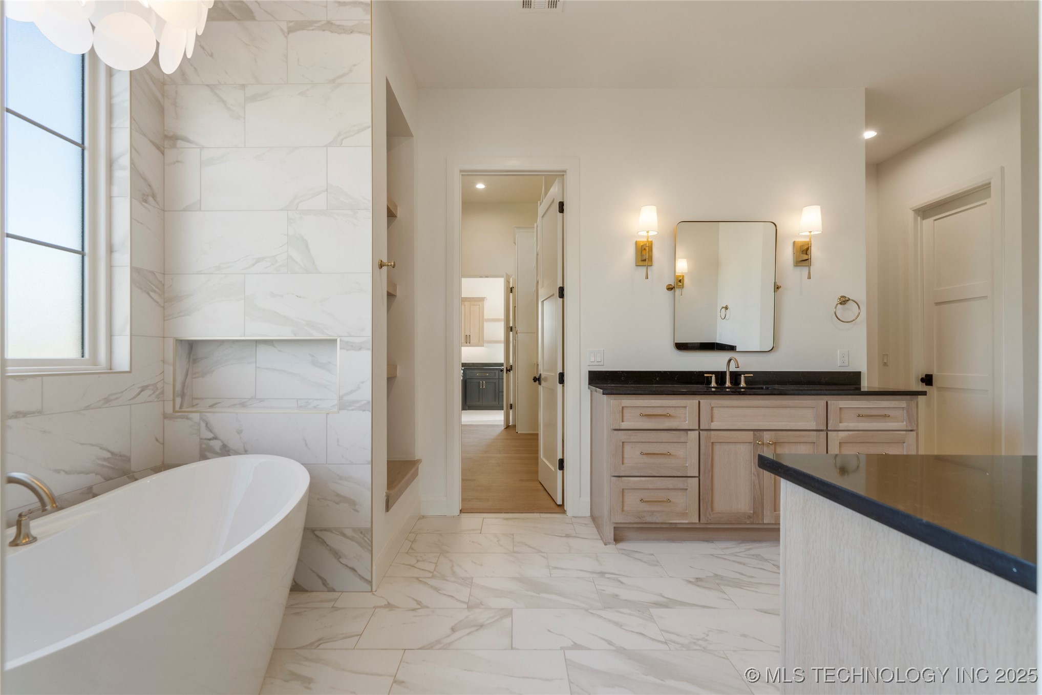 4867 W 201st Street S