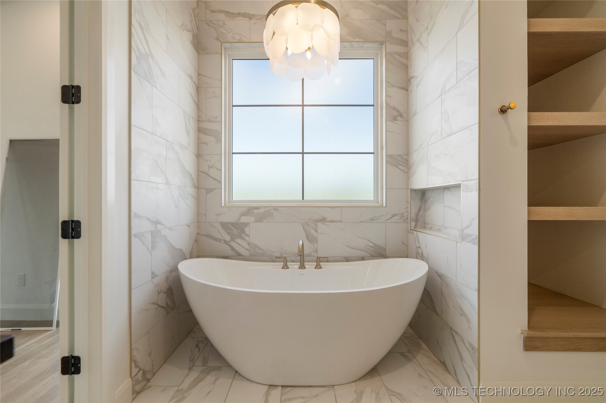 4867 W 201st Street S