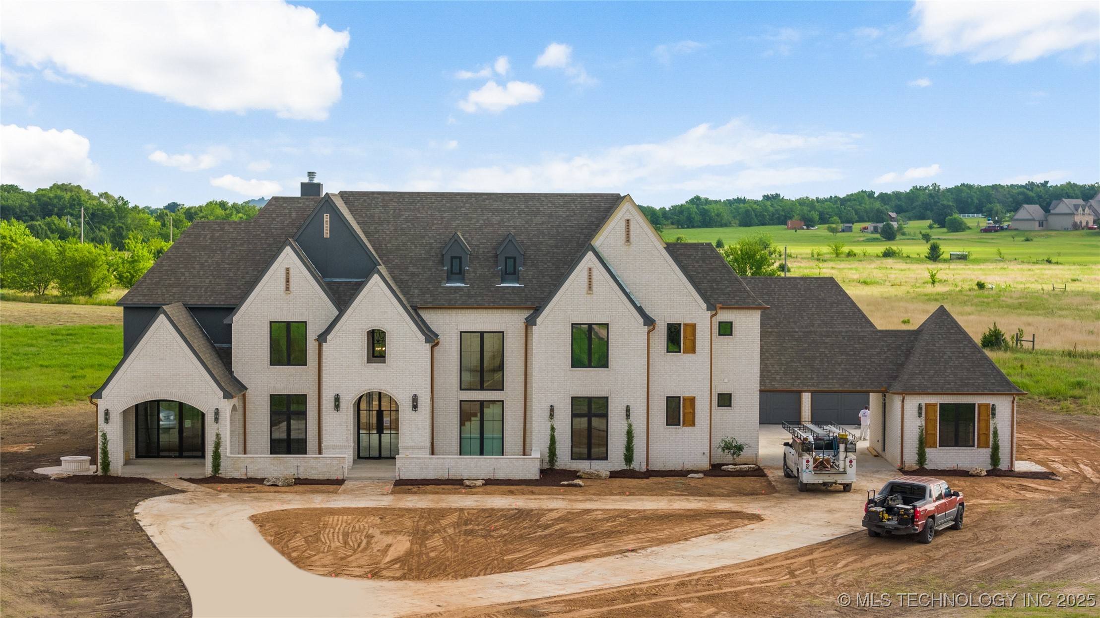 4867 W 201st Street S