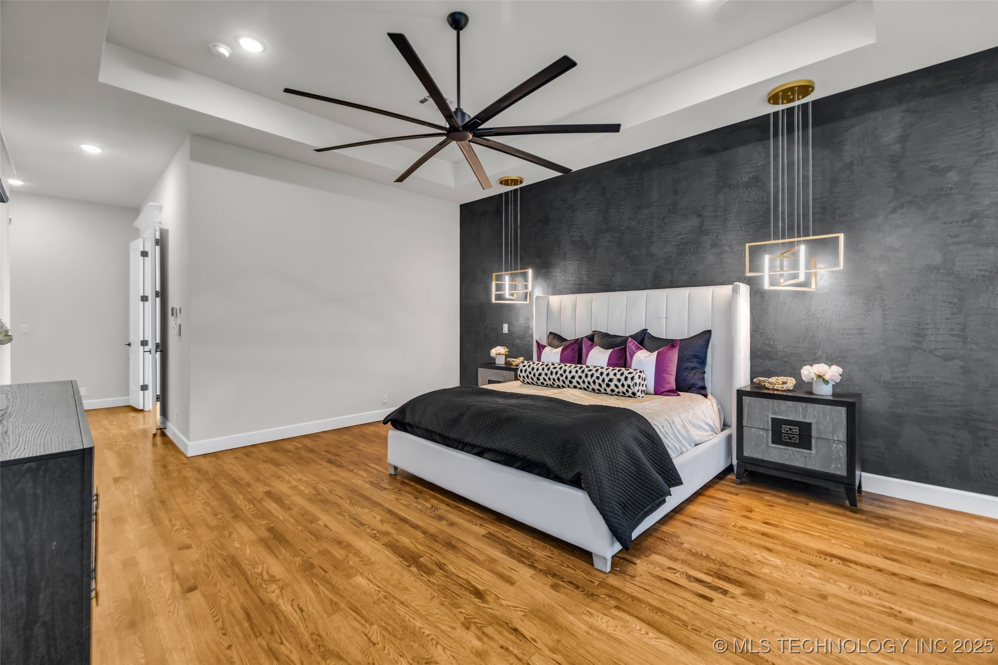 17076 S 31st East Avenue