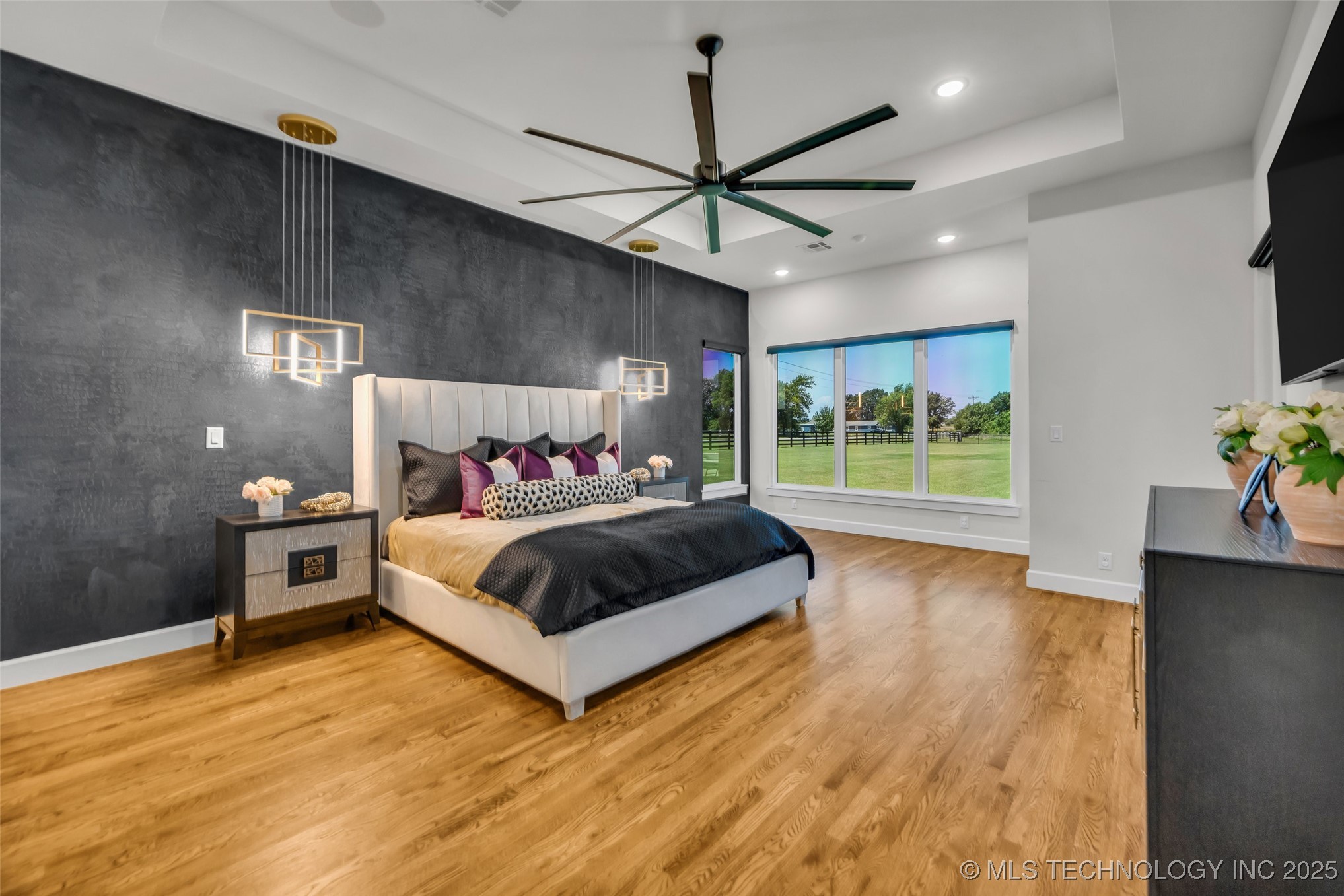 17076 S 31st East Avenue