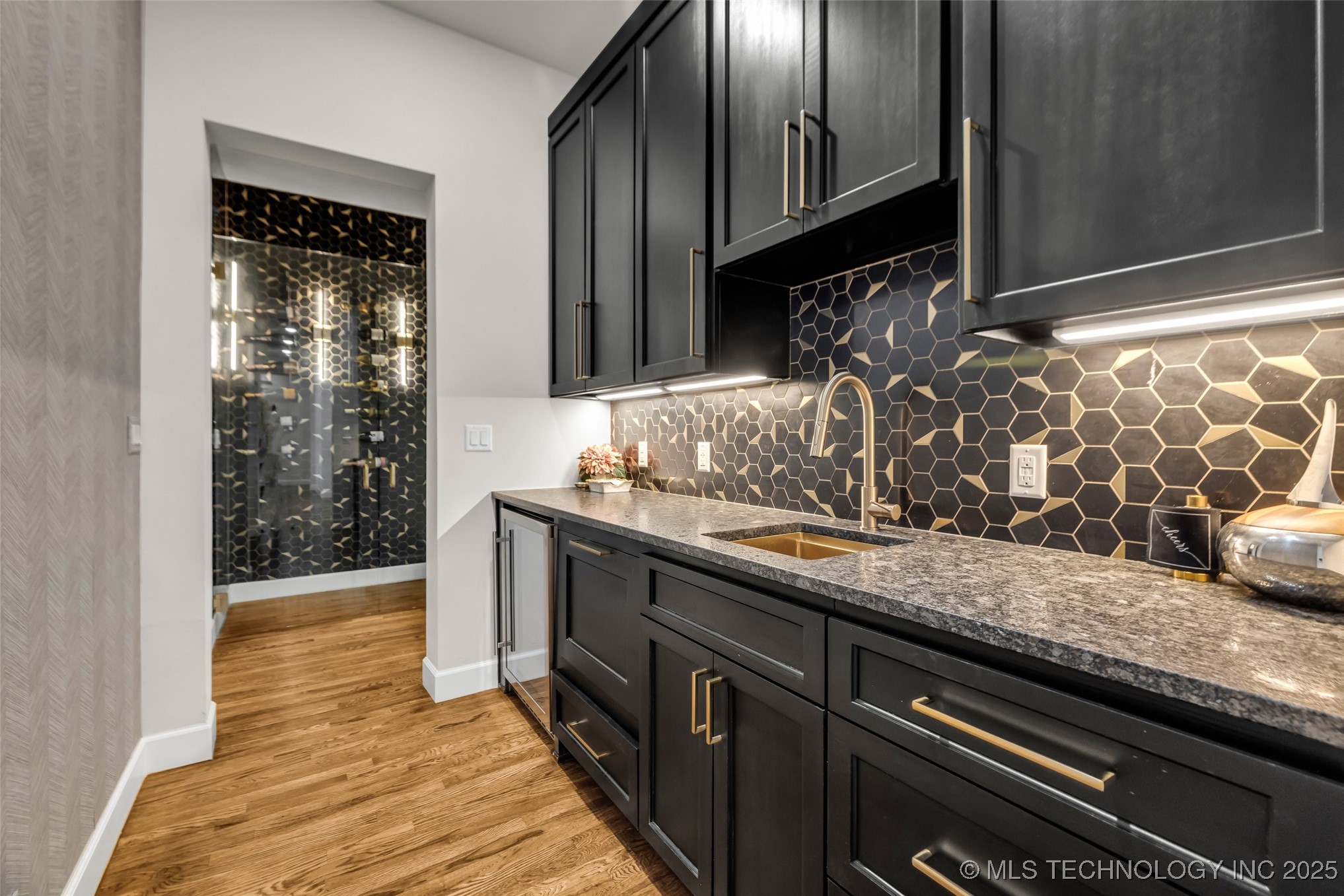 17076 S 31st East Avenue