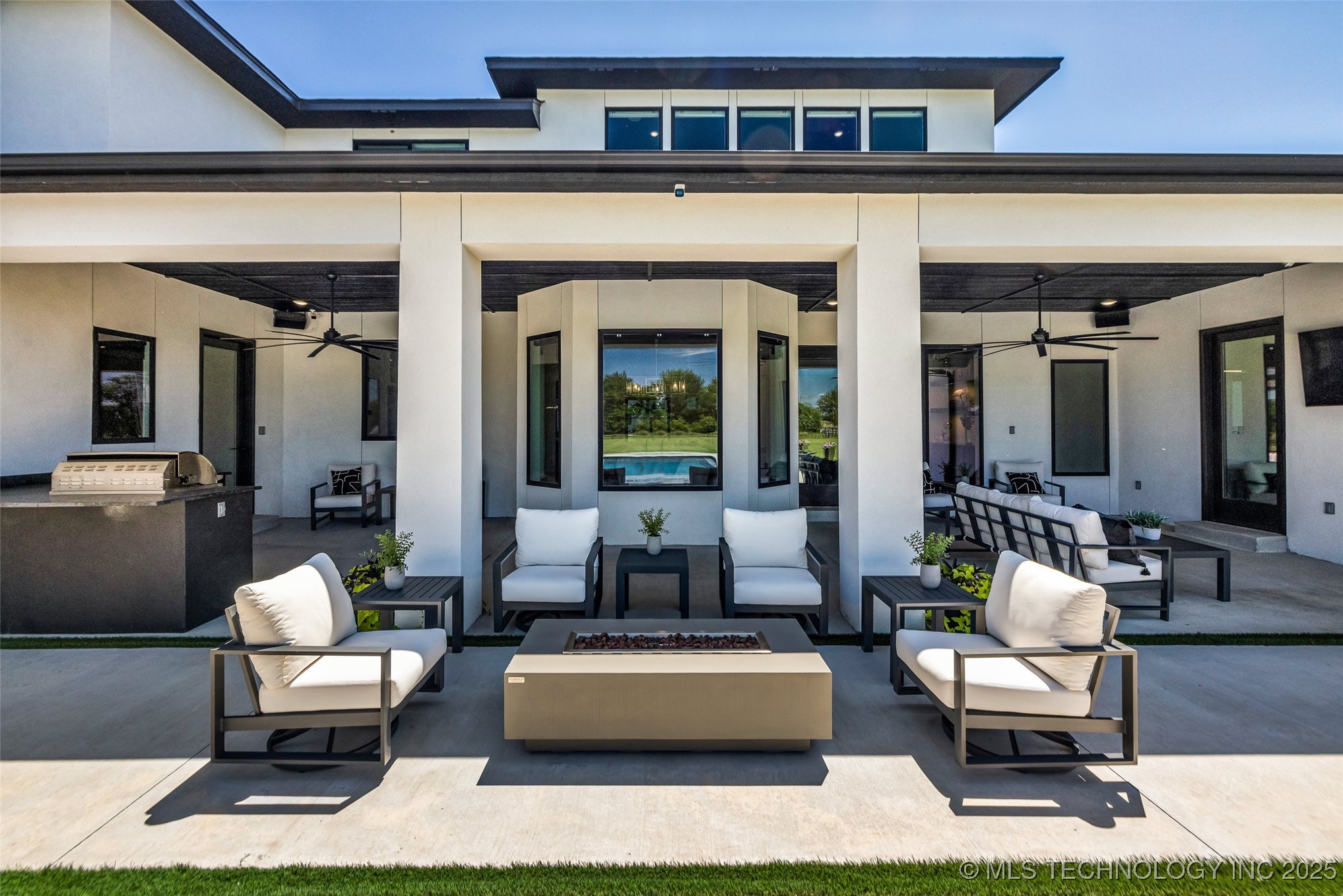 17076 S 31st East Avenue