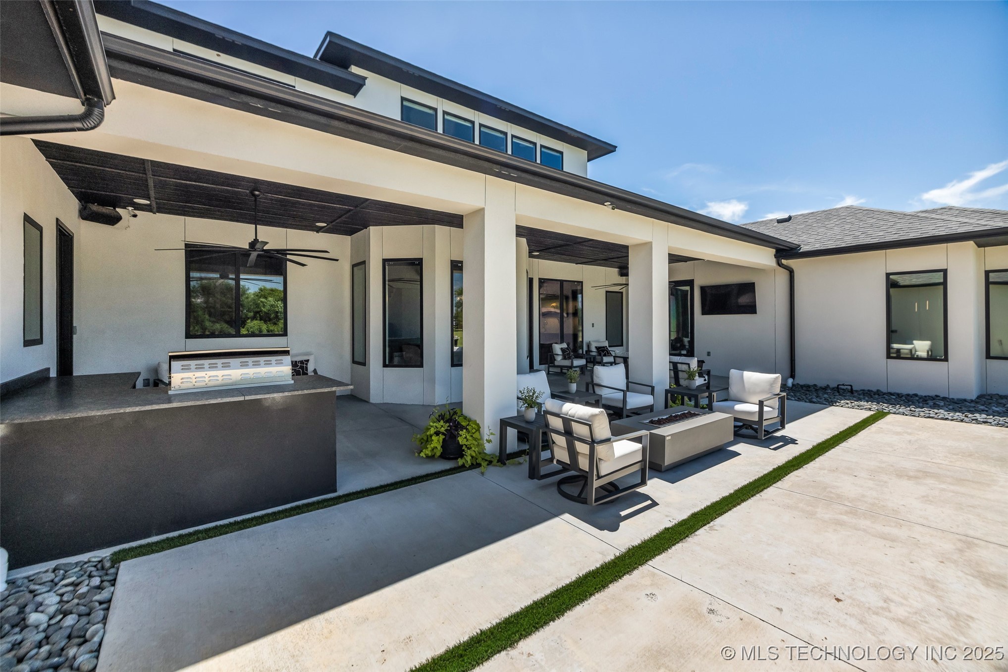 17076 S 31st East Avenue