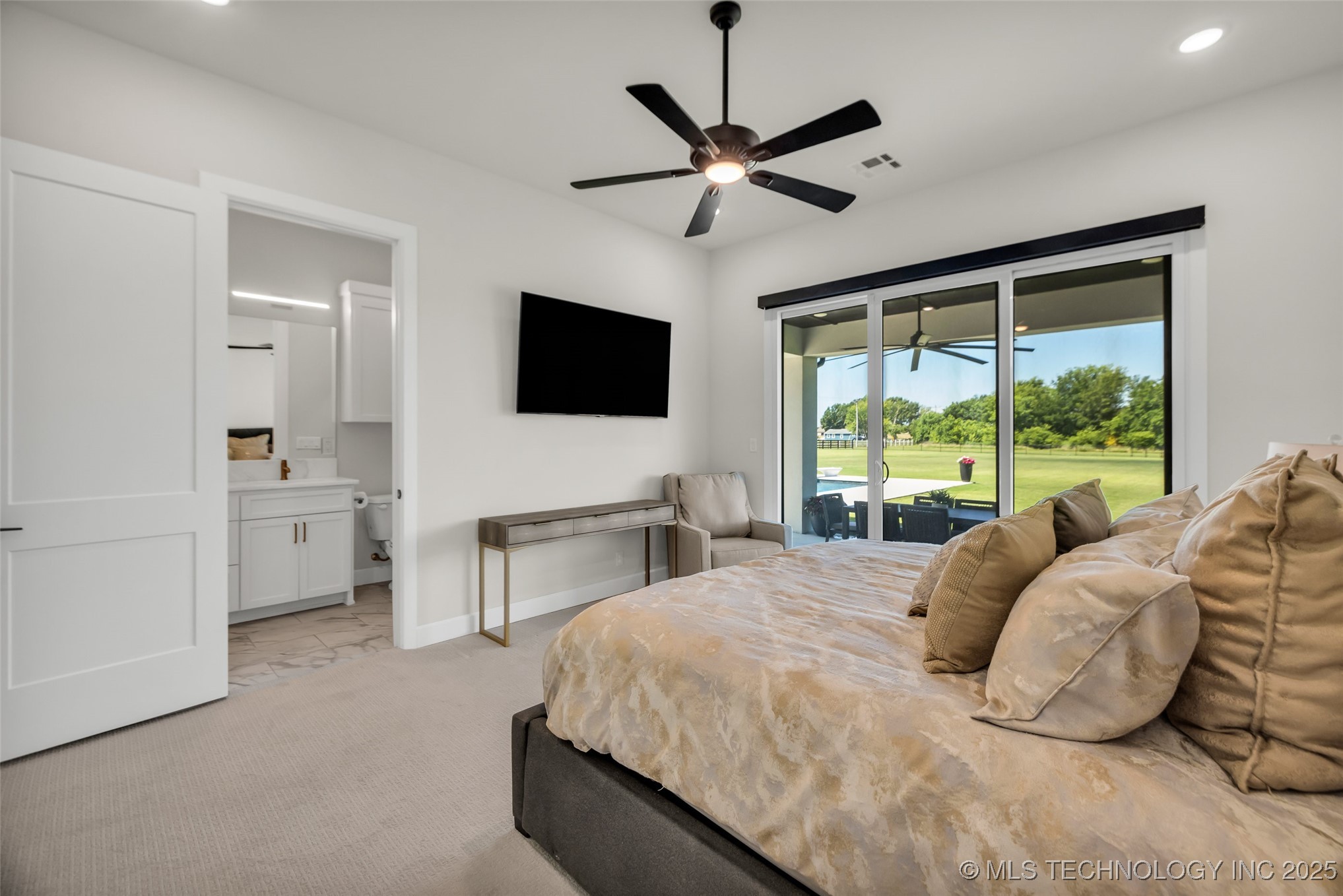 17076 S 31st East Avenue