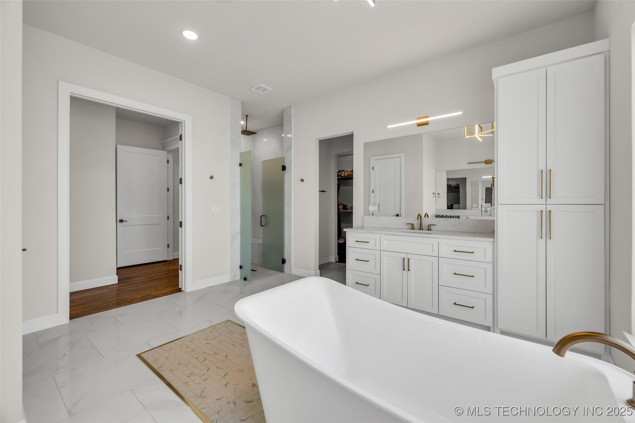 17076 S 31st East Avenue