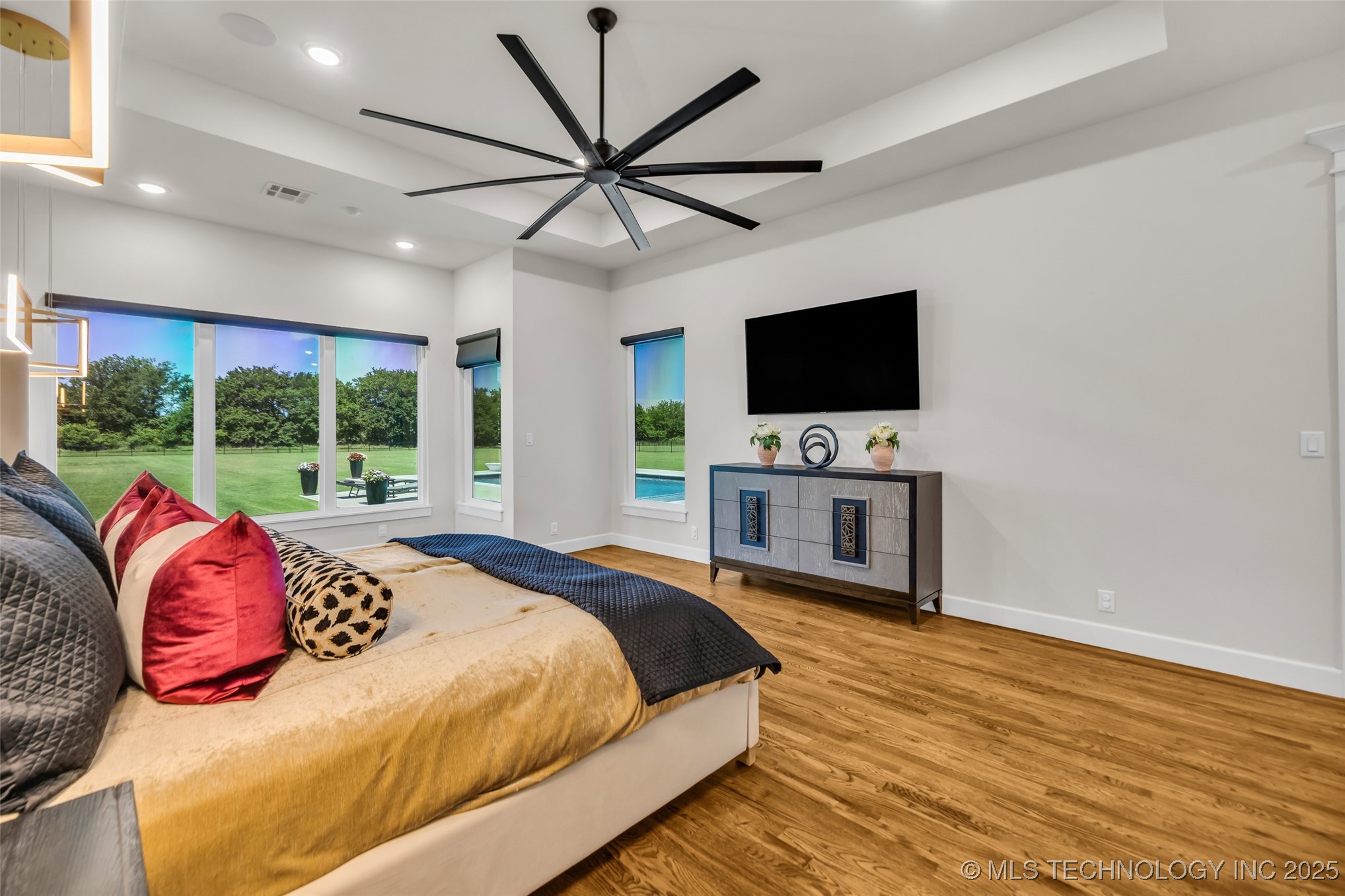 17076 S 31st East Avenue