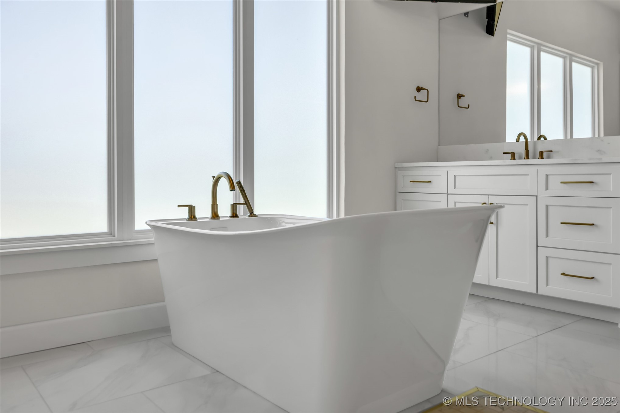 17076 S 31st East Avenue