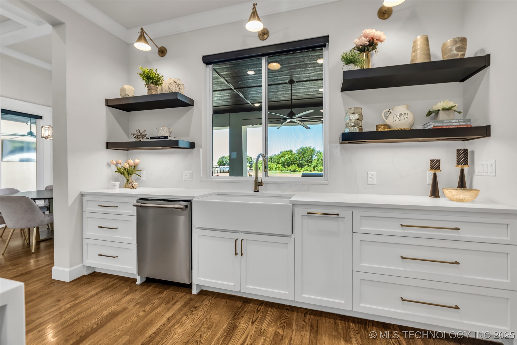 17076 S 31st East Avenue