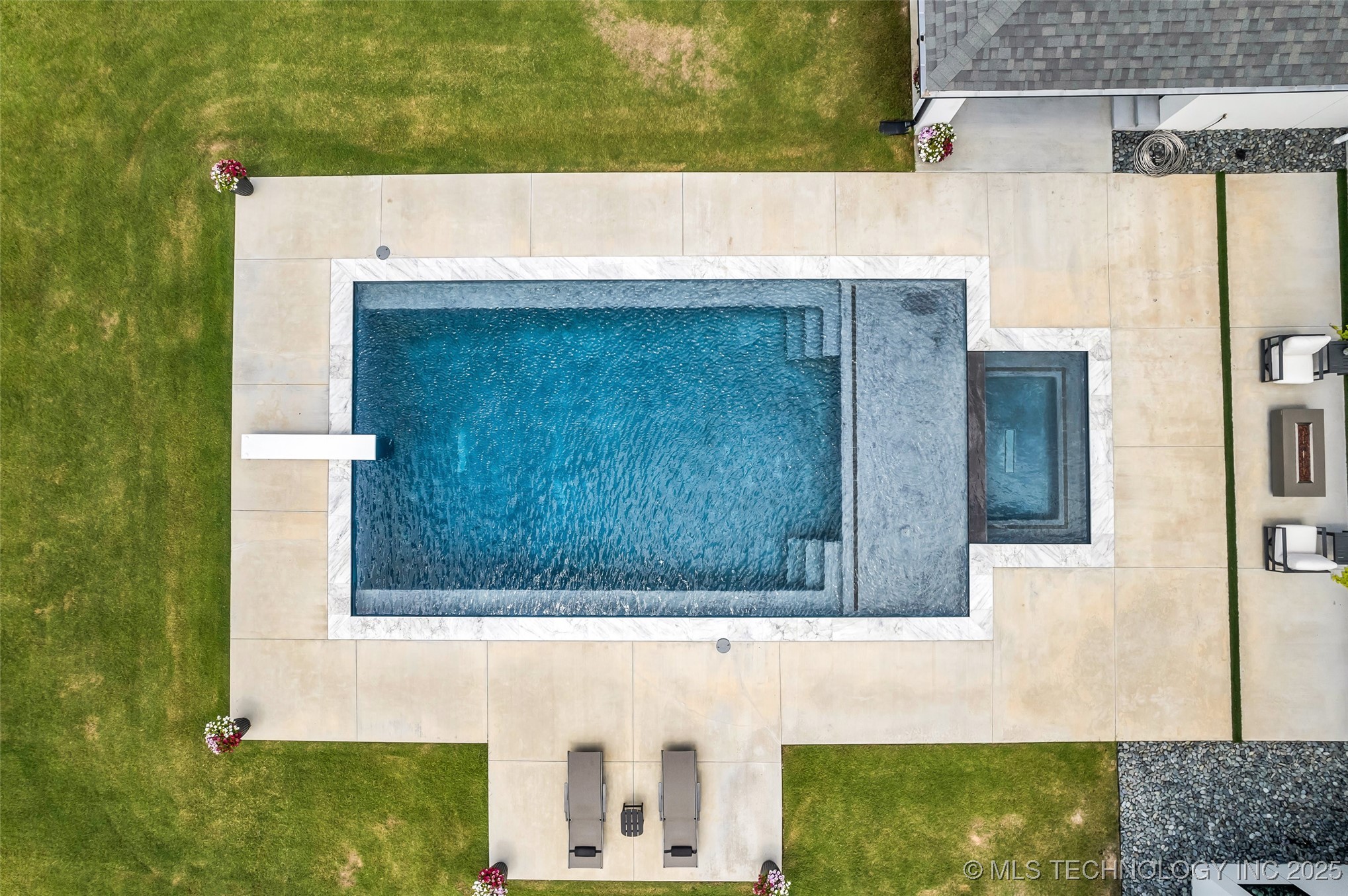 17076 S 31st East Avenue