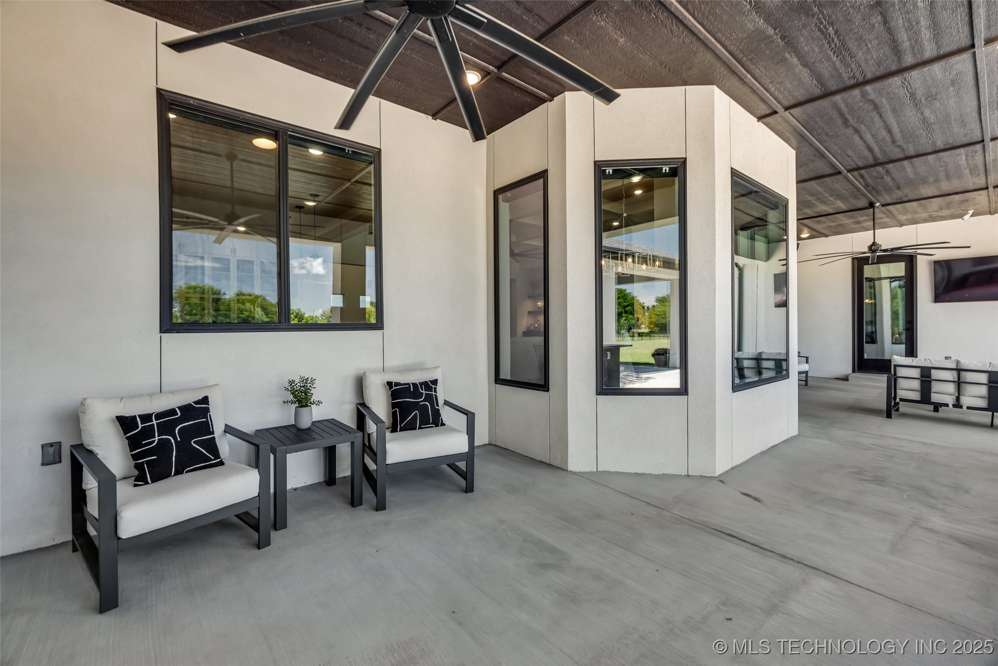 17076 S 31st East Avenue