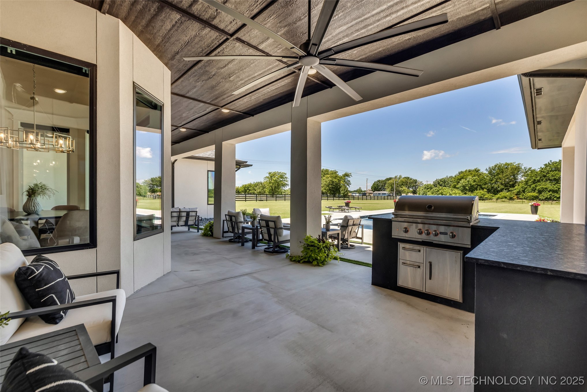 17076 S 31st East Avenue