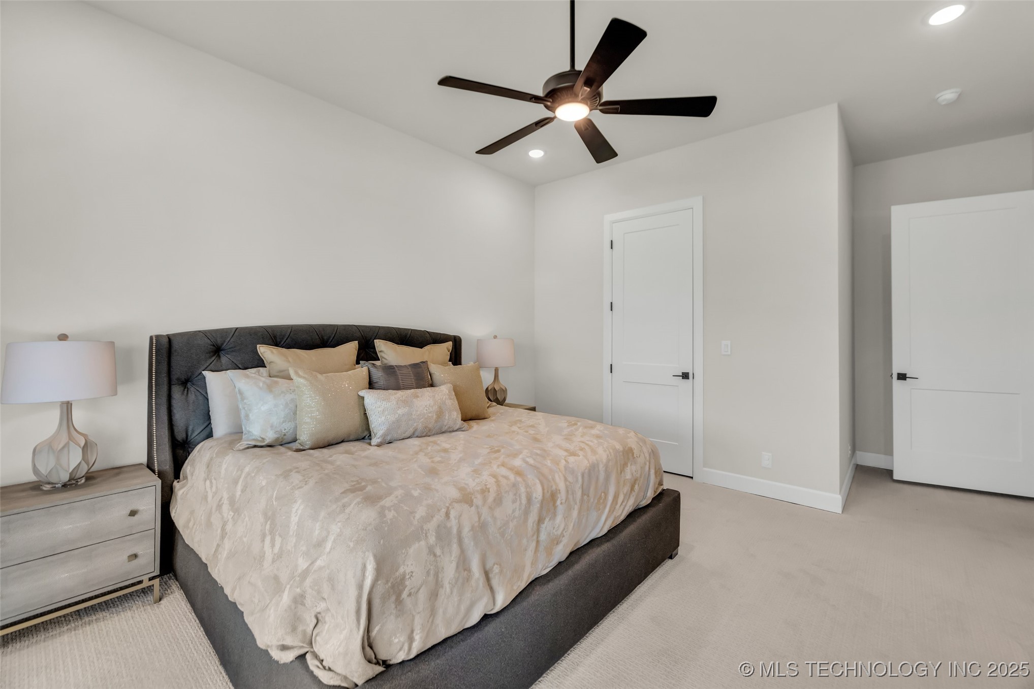 17076 S 31st East Avenue