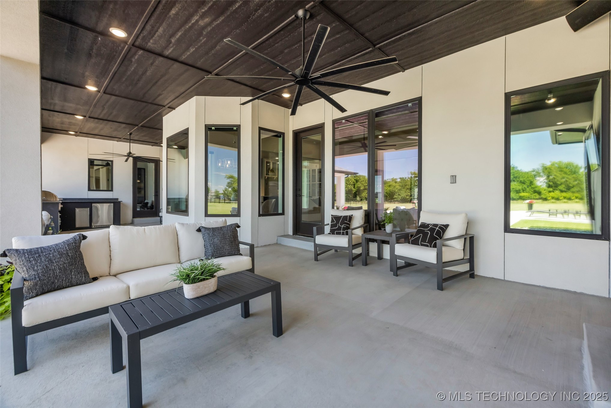 17076 S 31st East Avenue