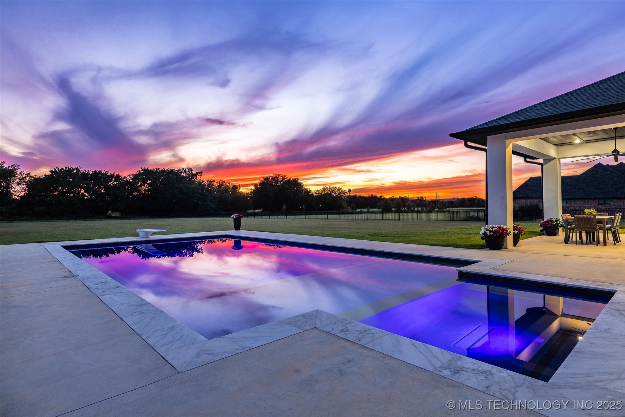 17076 S 31st East Avenue