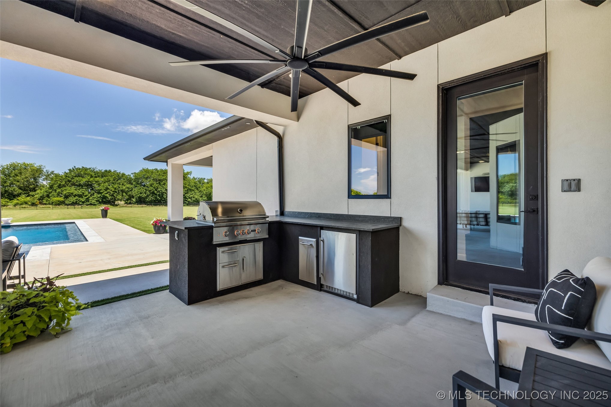 17076 S 31st East Avenue