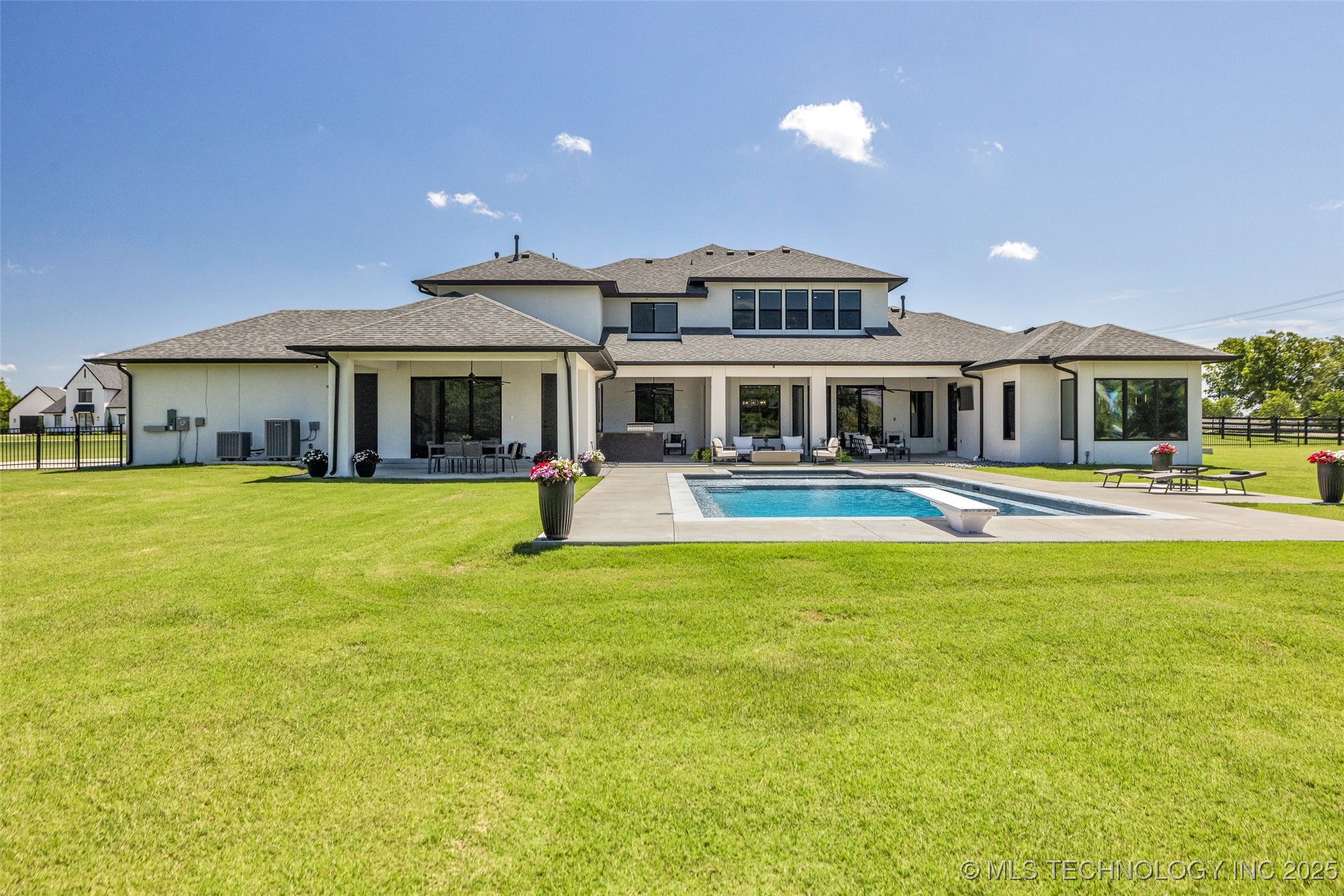 17076 S 31st East Avenue