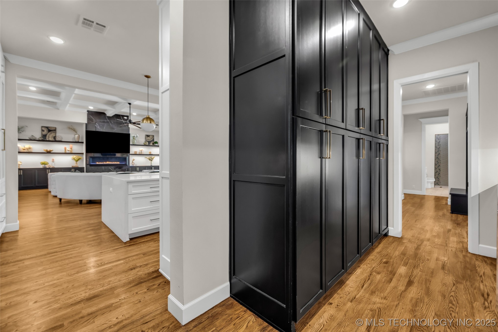 17076 S 31st East Avenue