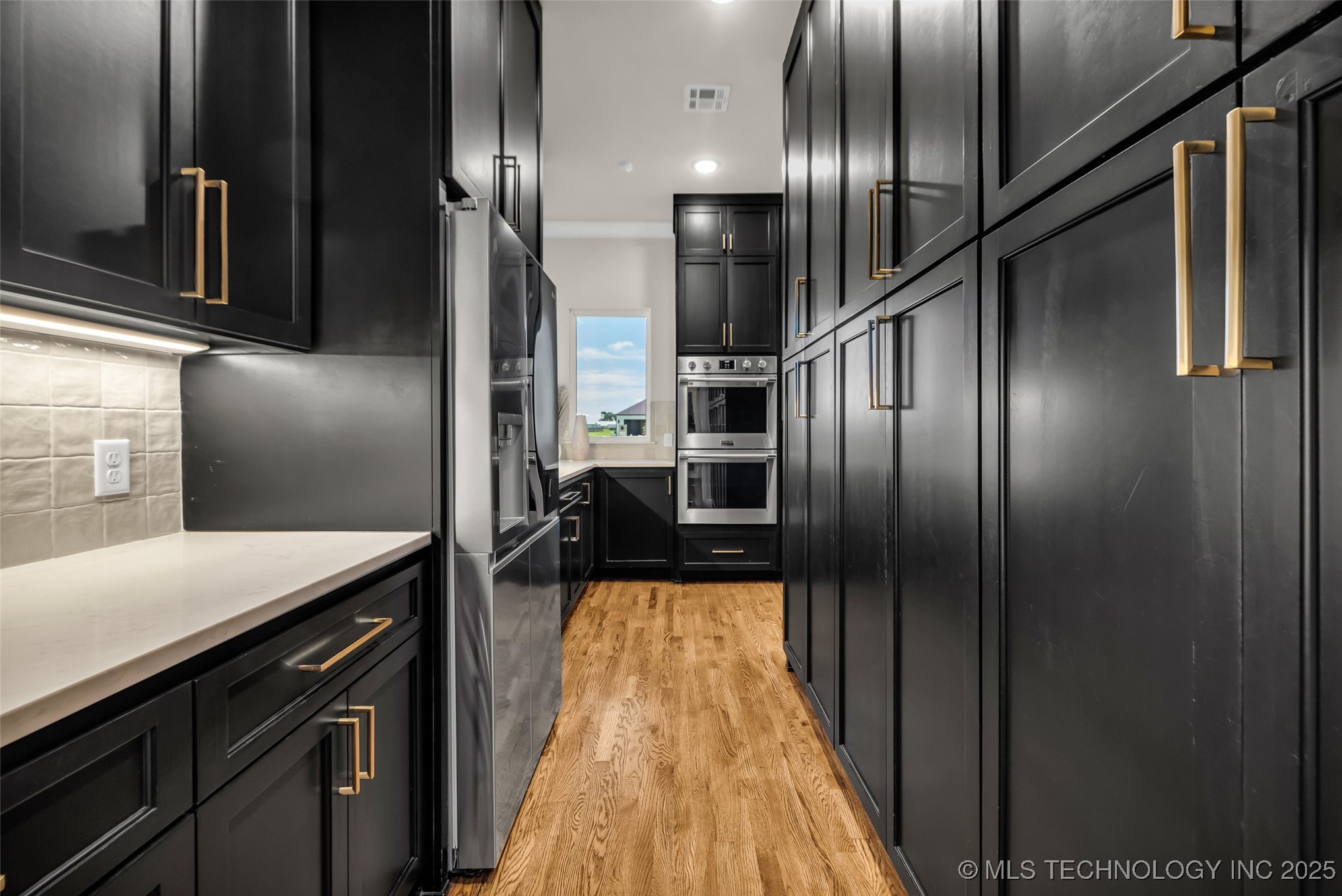 17076 S 31st East Avenue