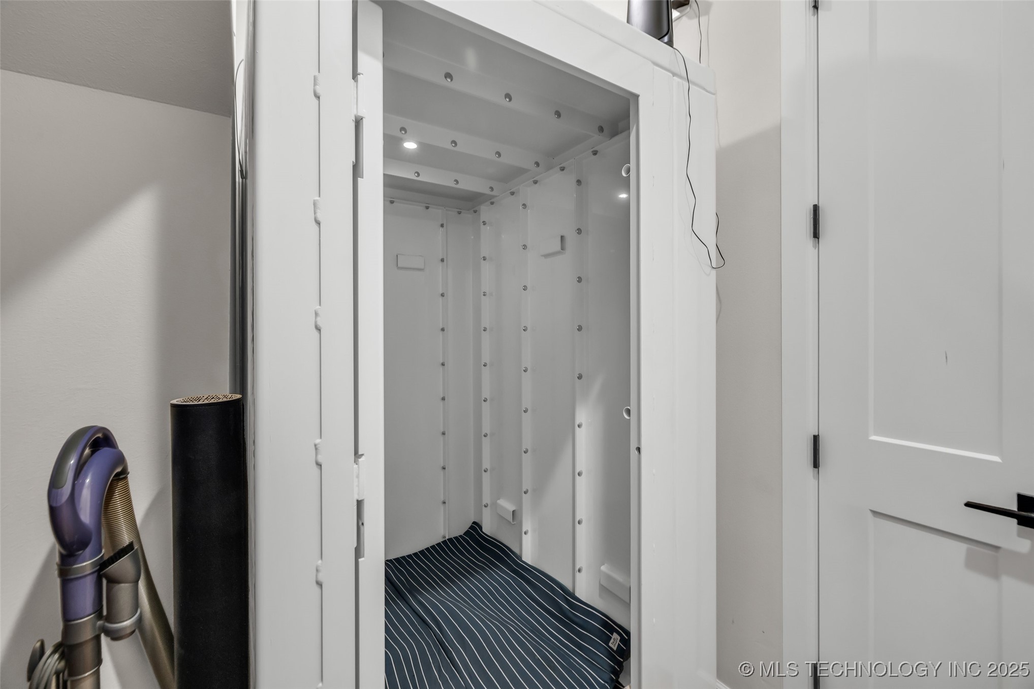 17076 S 31st East Avenue