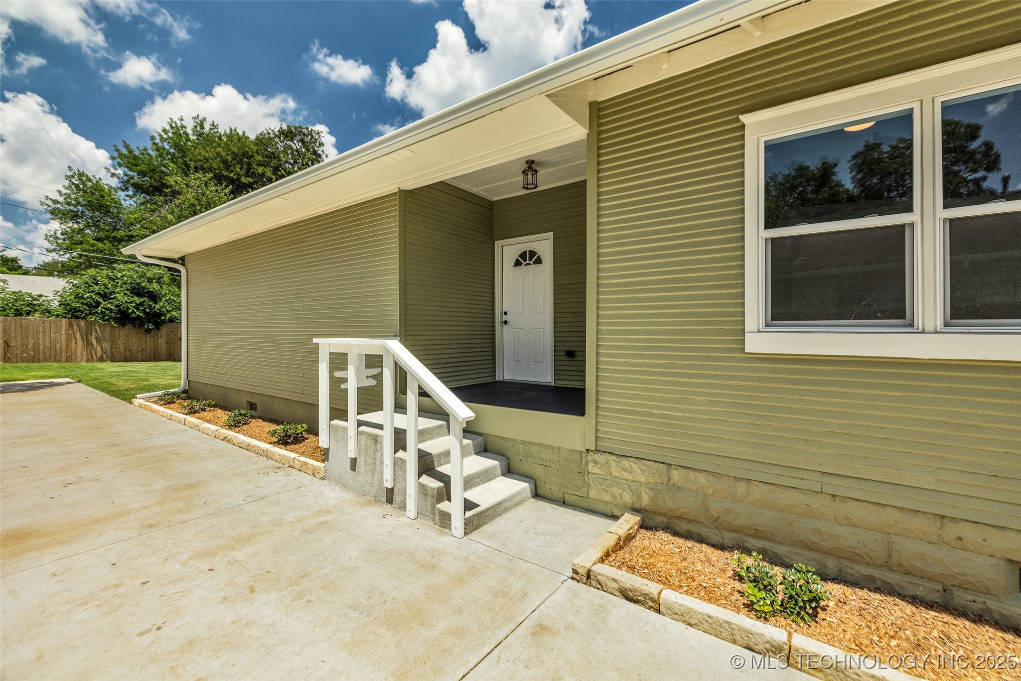 1524 N Main Street