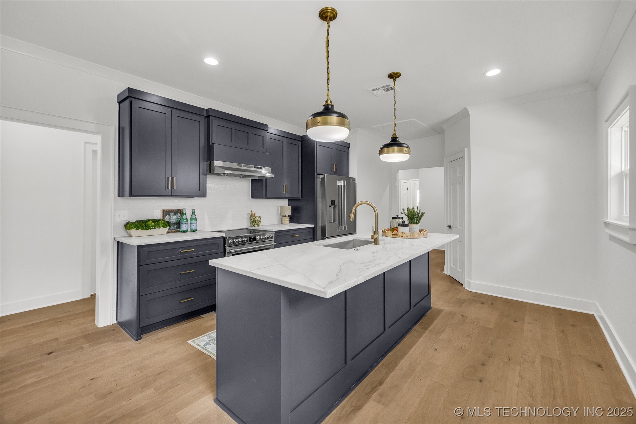 1524 N Main Street