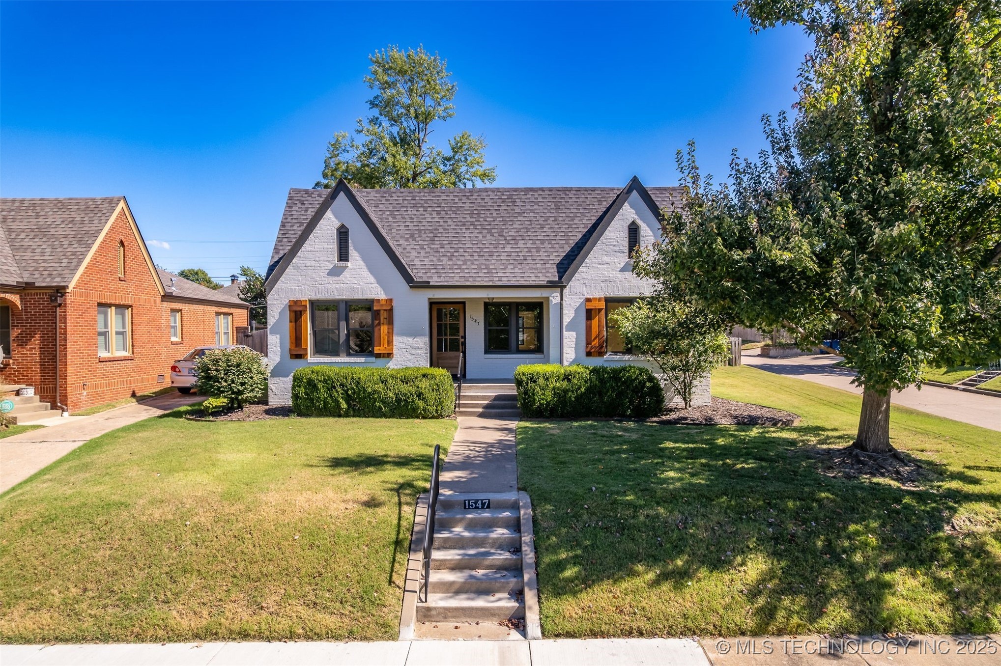 1547 S Columbia Avenue