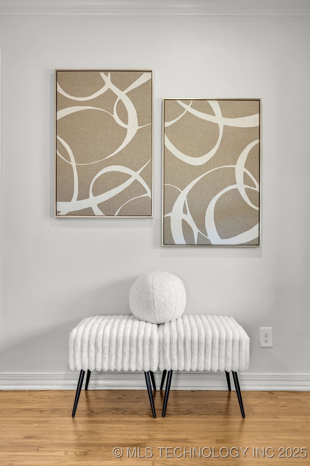 1547 S Columbia Avenue