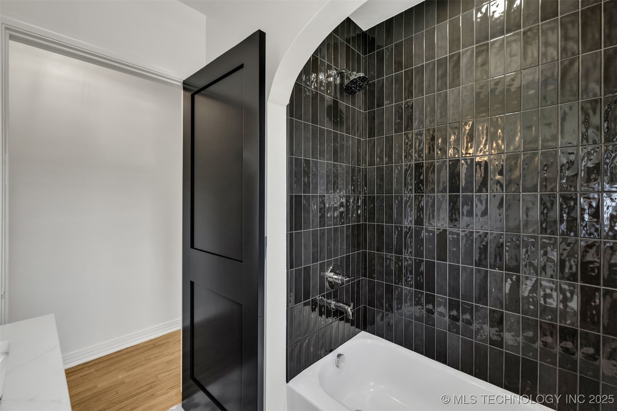 1547 S Columbia Avenue