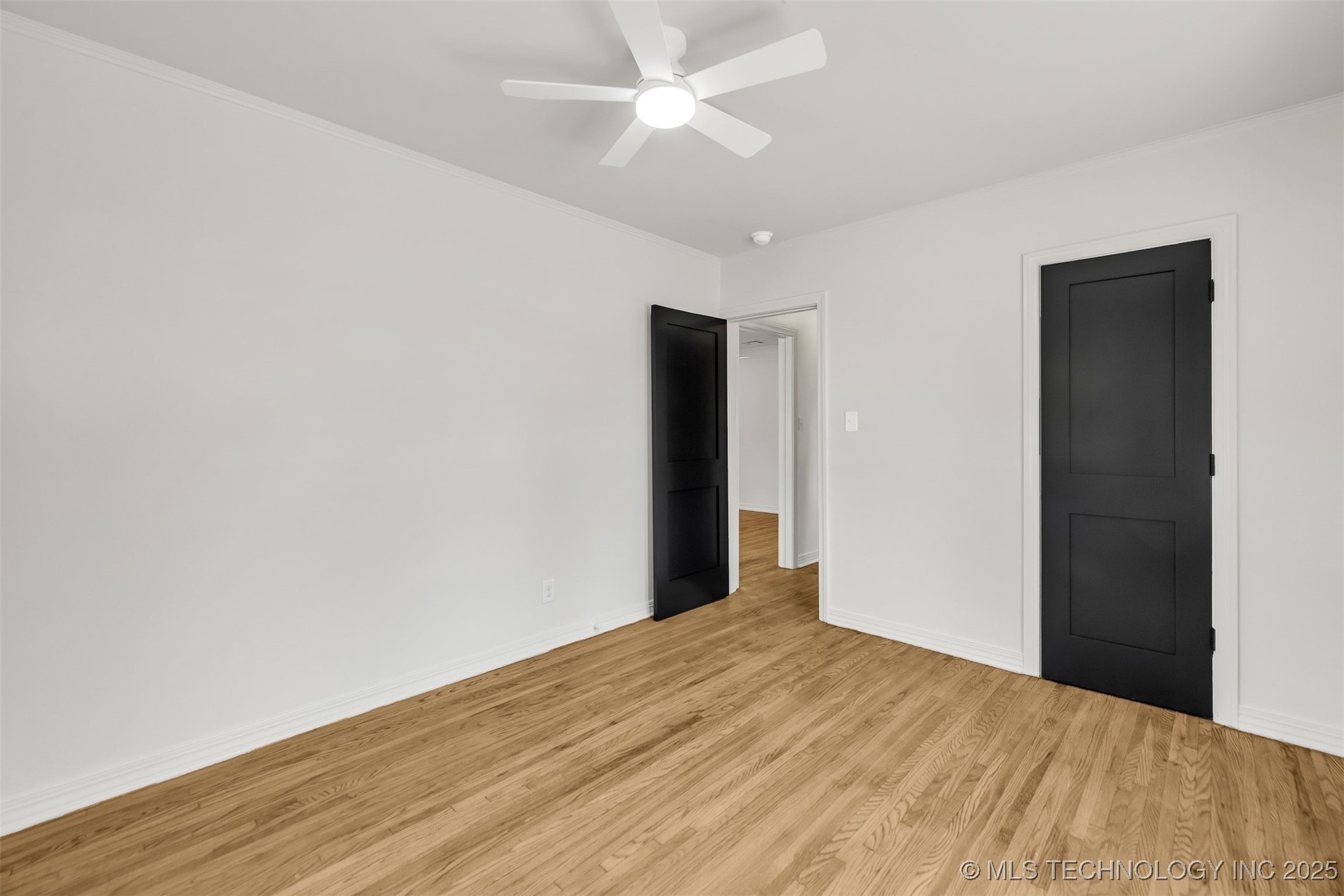 1547 S Columbia Avenue