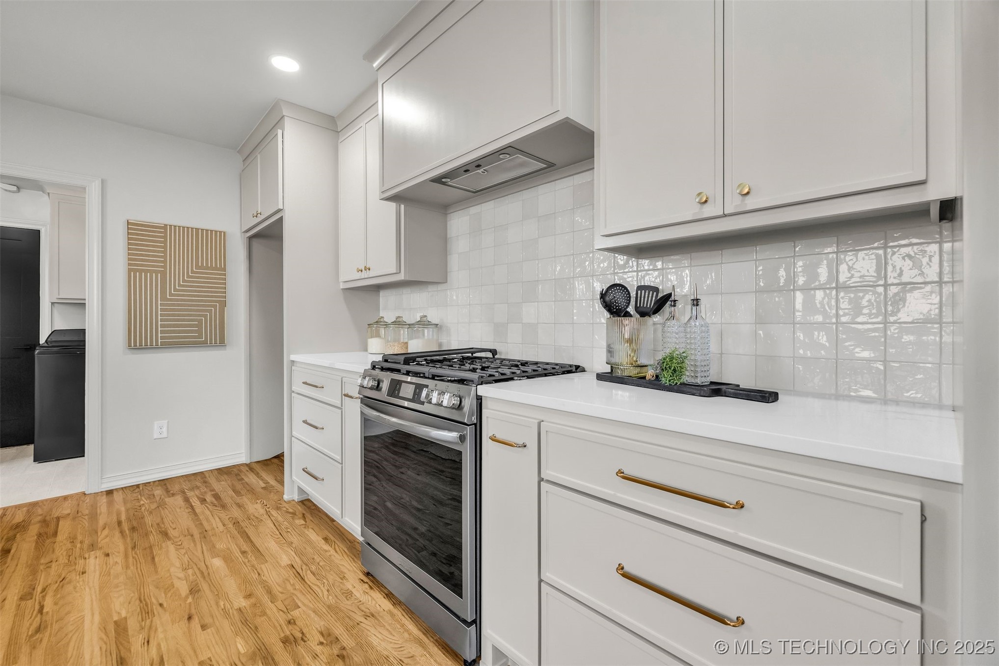 1547 S Columbia Avenue