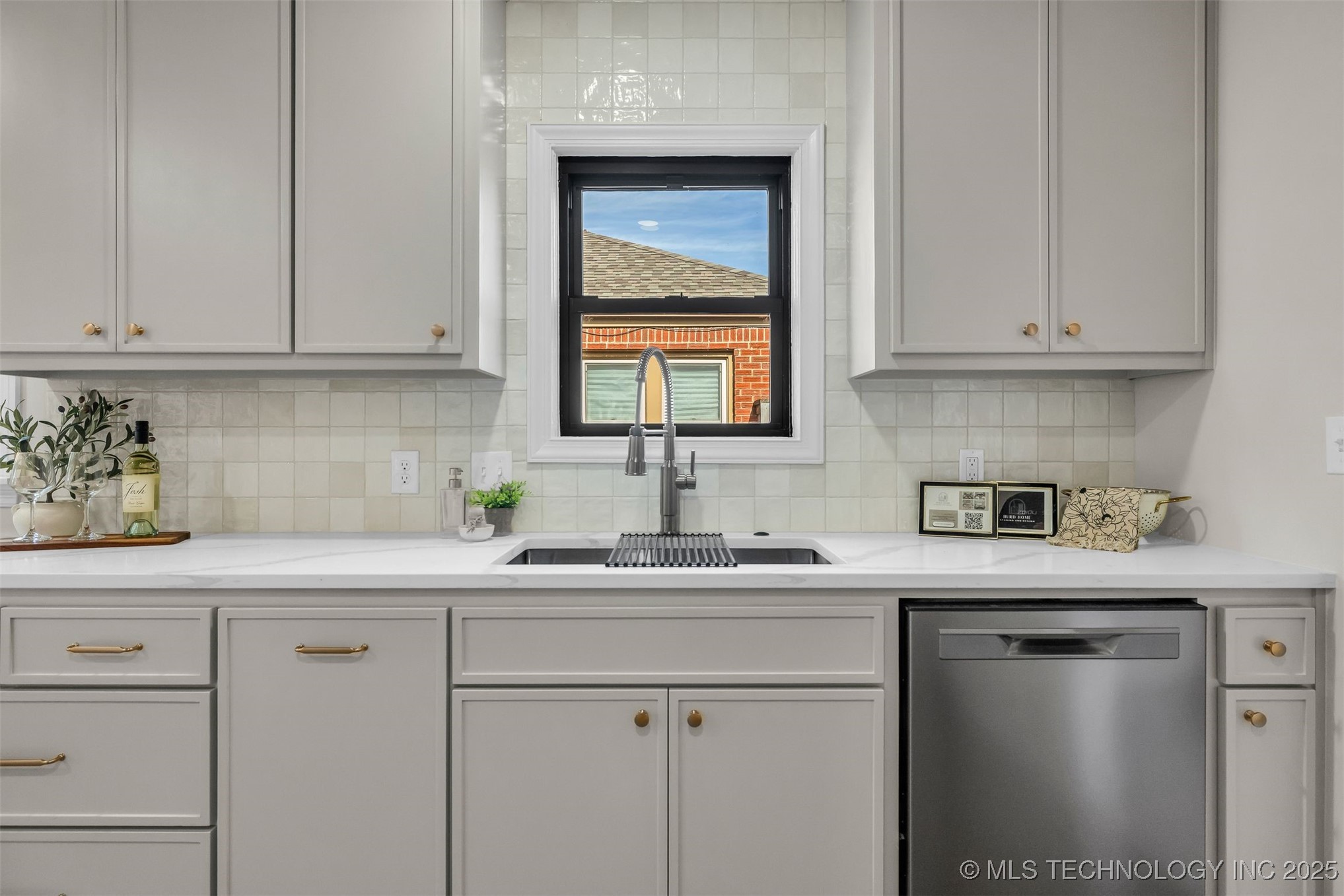 1547 S Columbia Avenue