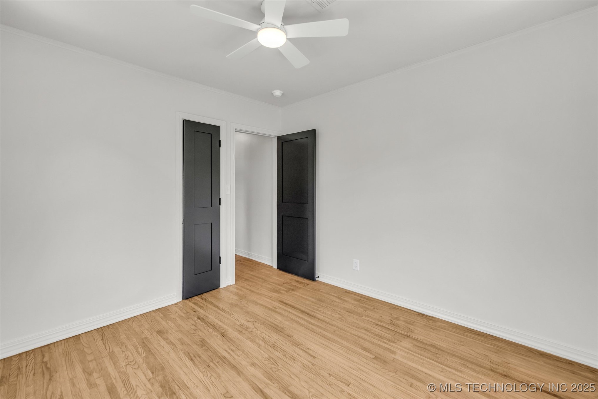 1547 S Columbia Avenue