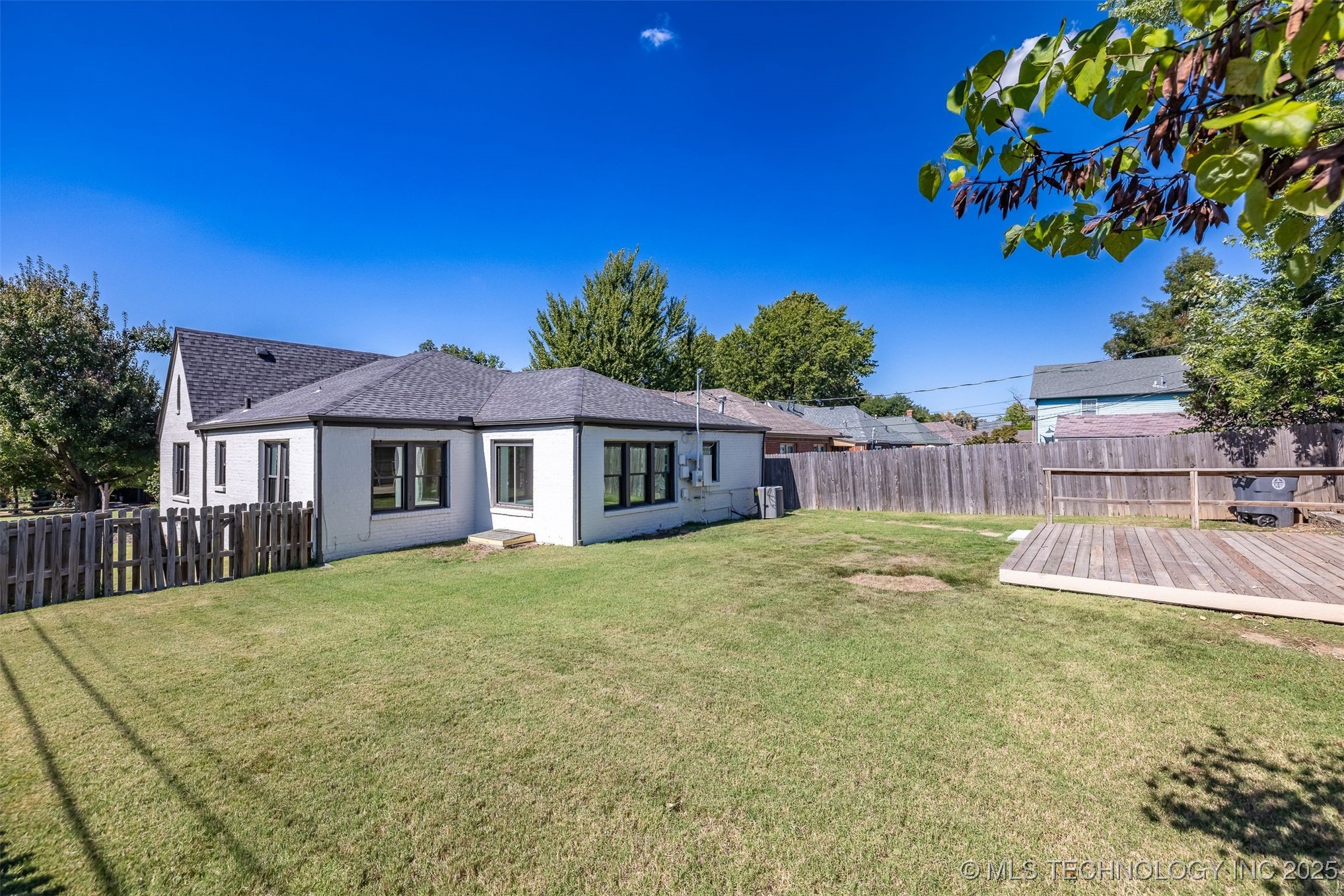 1547 S Columbia Avenue