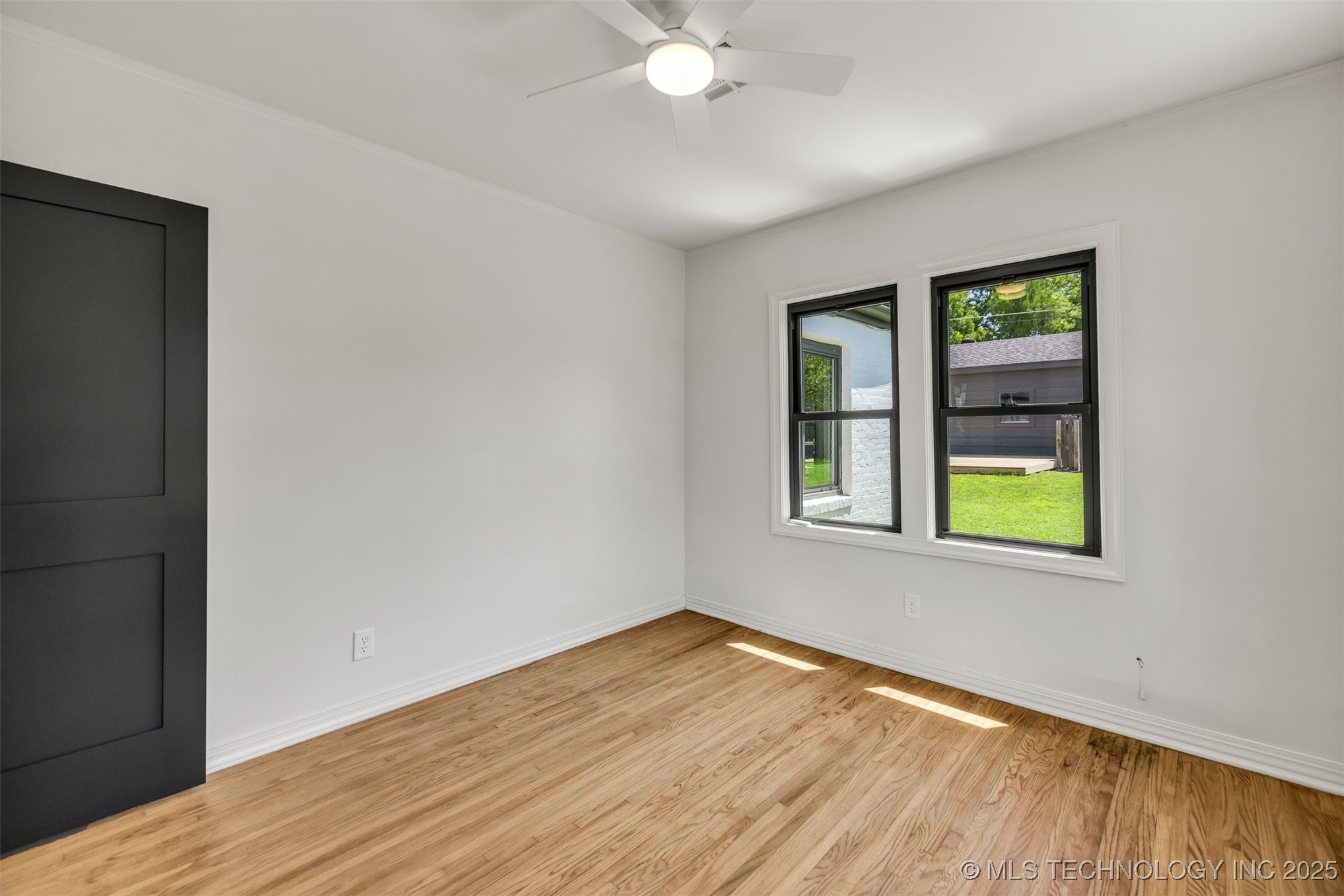 1547 S Columbia Avenue