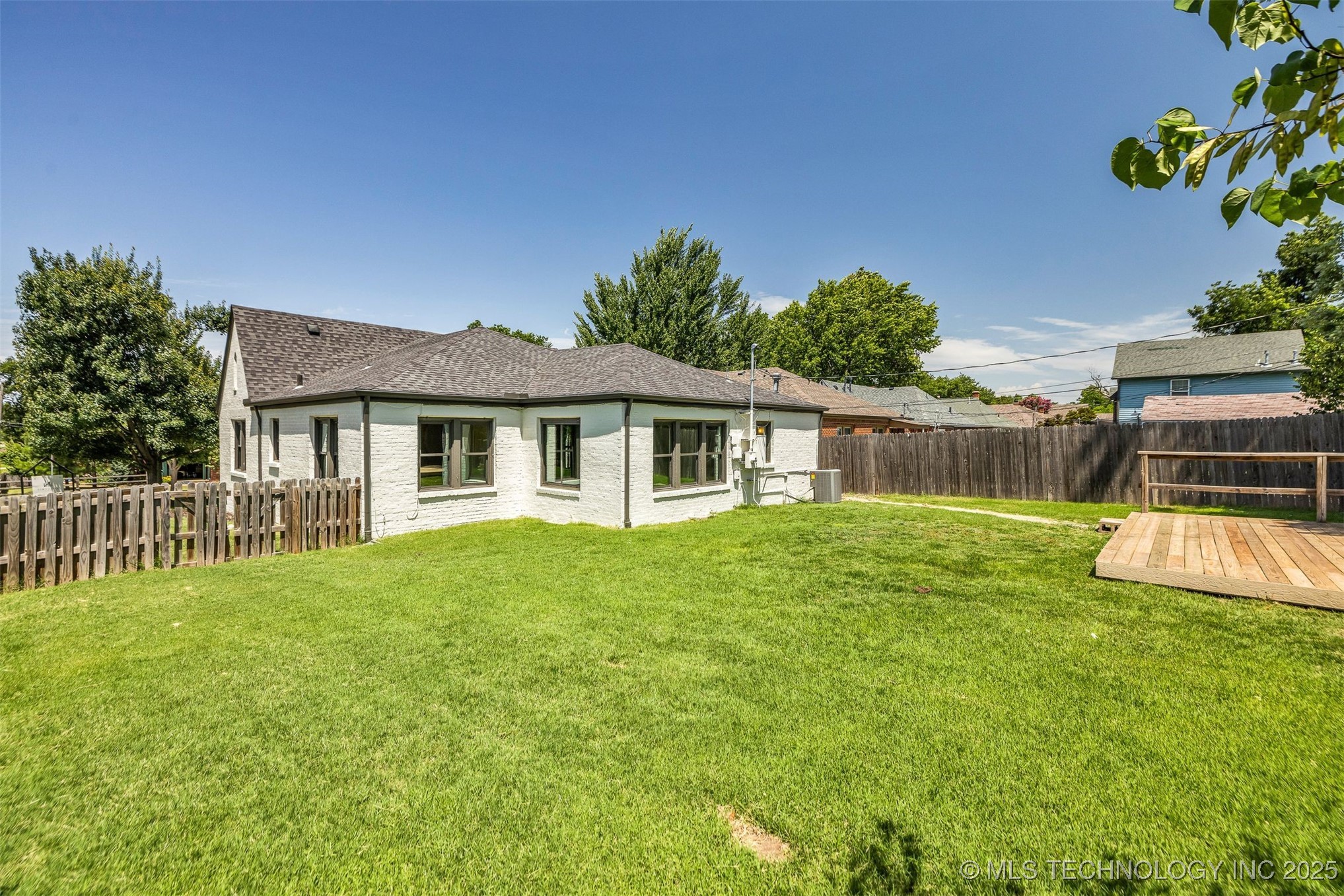 1547 S Columbia Avenue