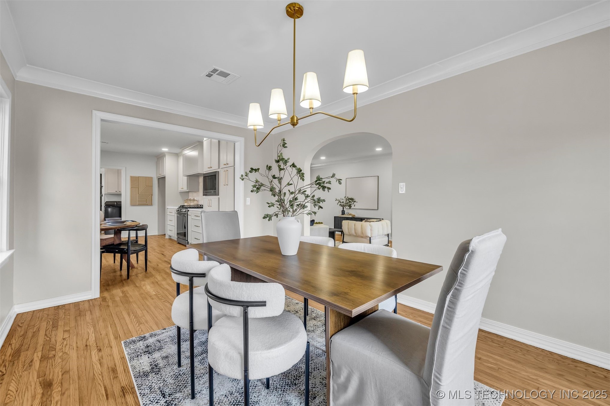 1547 S Columbia Avenue